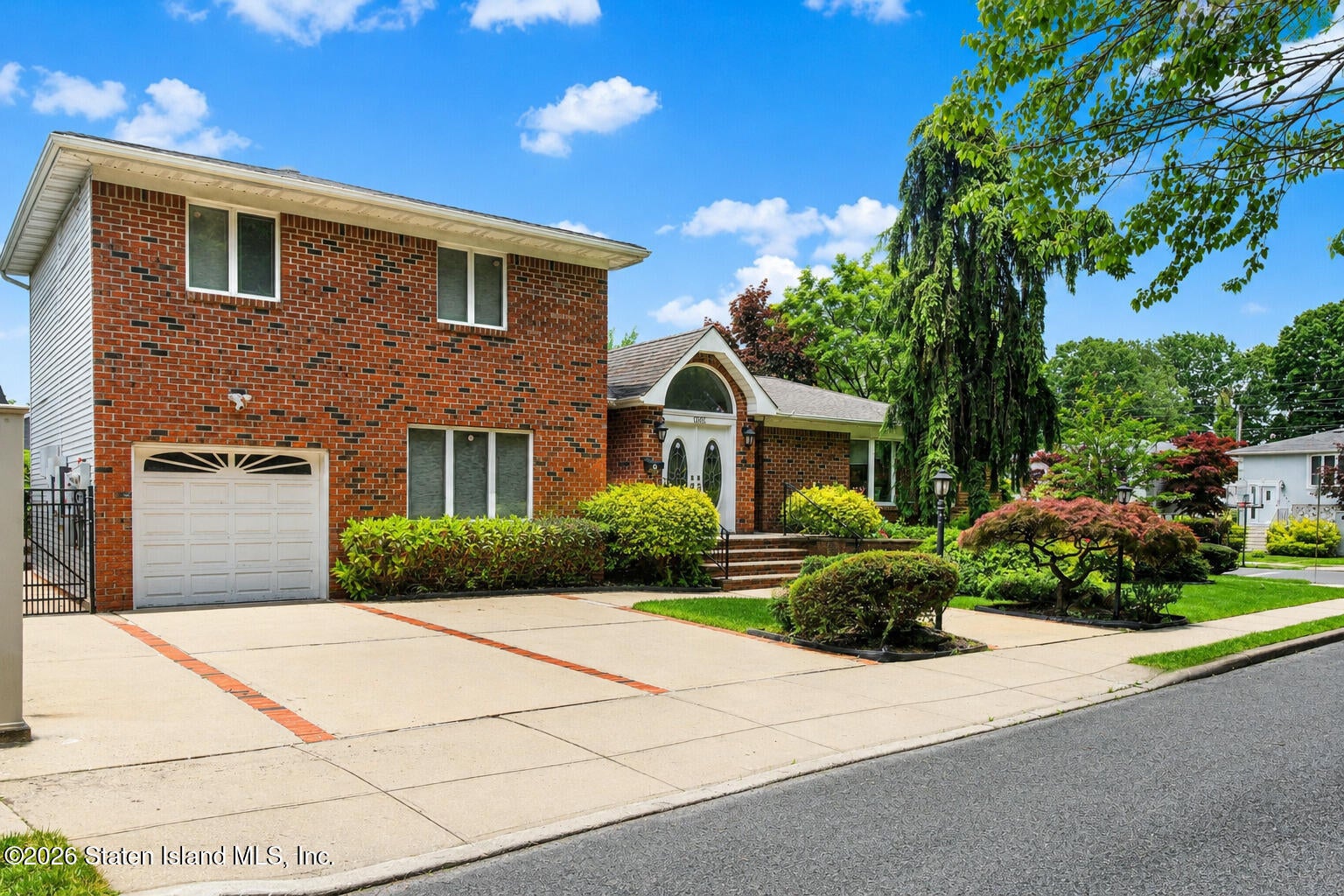 1061 Woodhull Ave, Staten Island, NY 10312