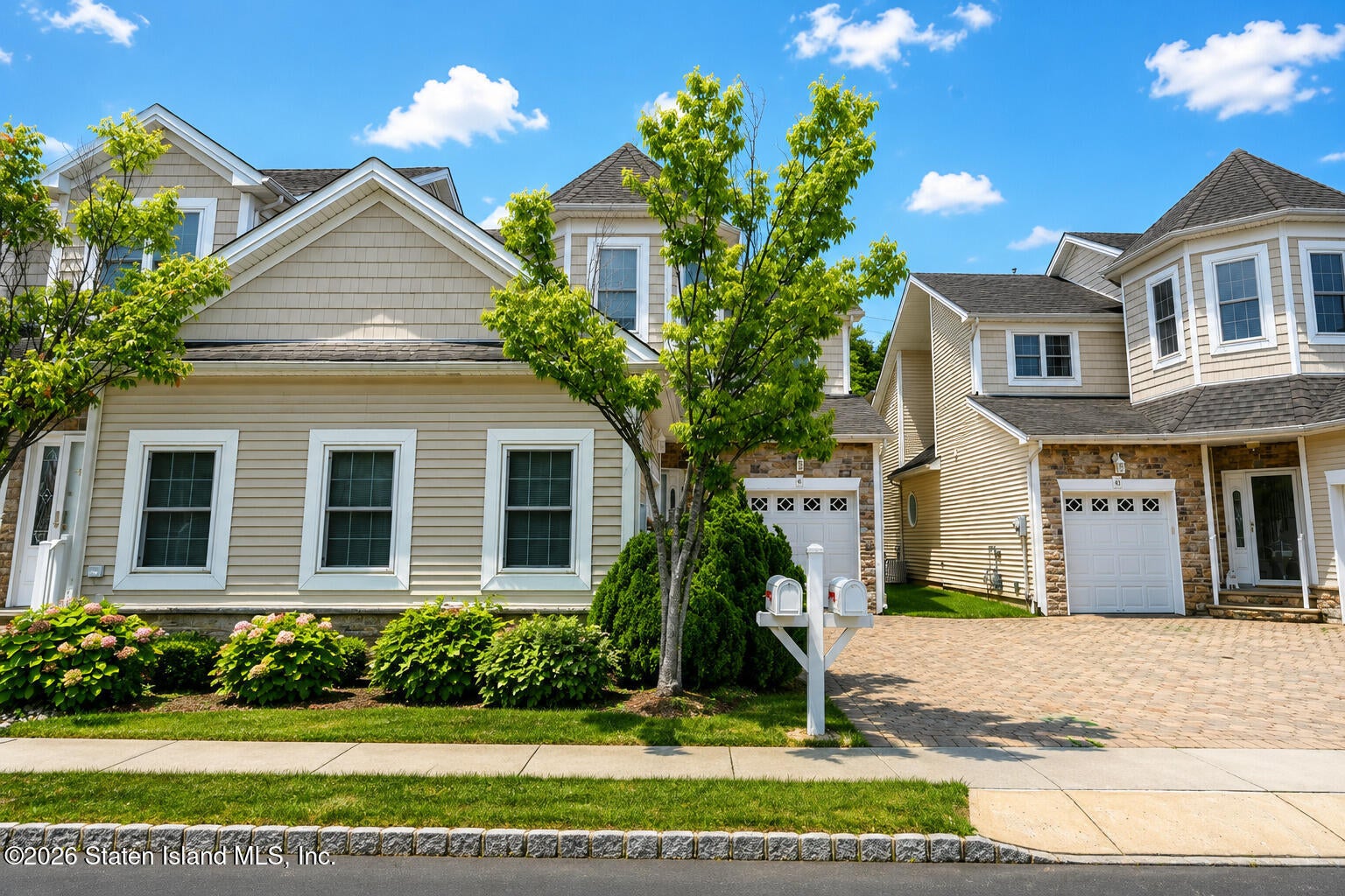 41 Topside Ln, Staten Island, NY 10309 photo