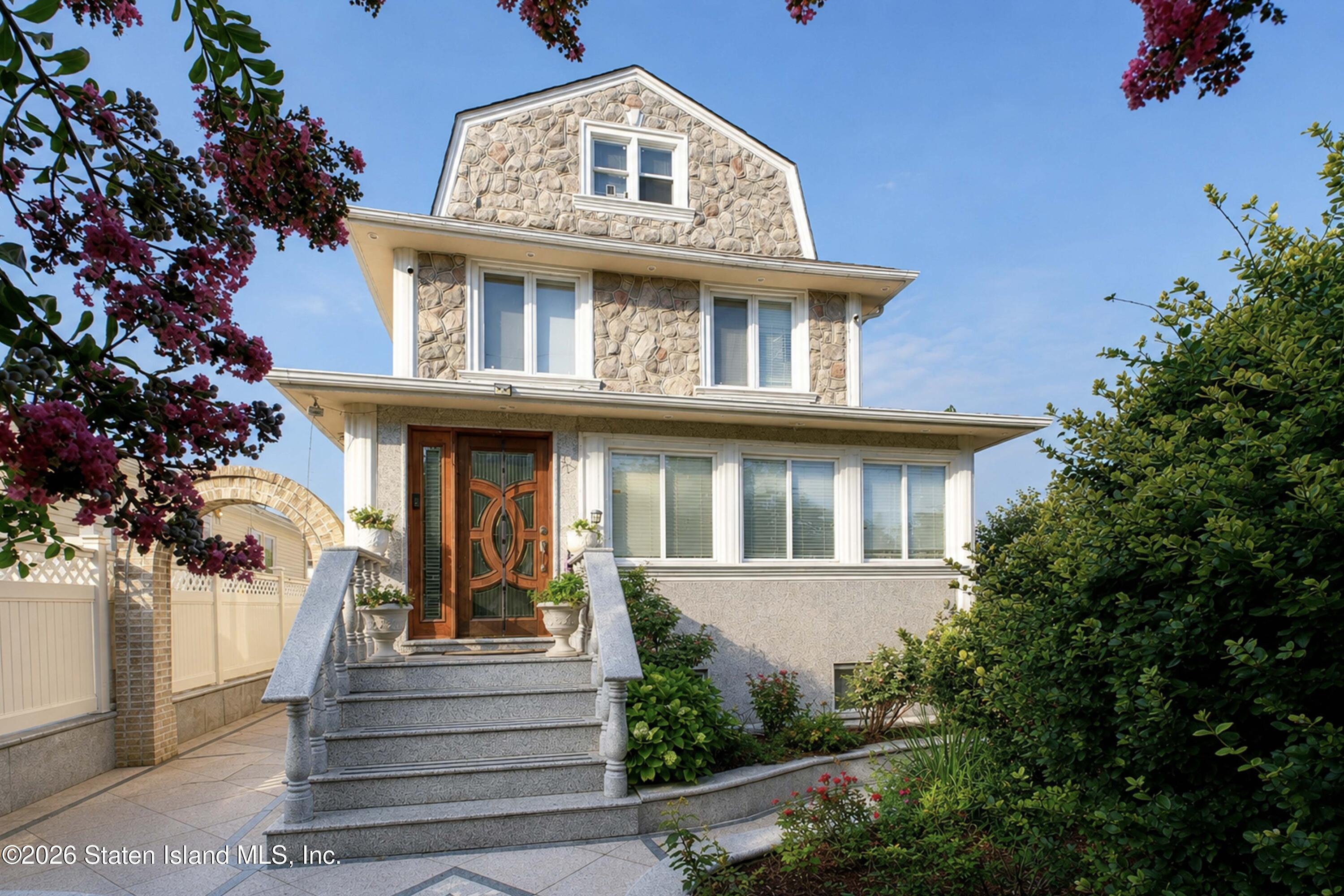 4293 Richmond Ave, Staten Island, NY 10312