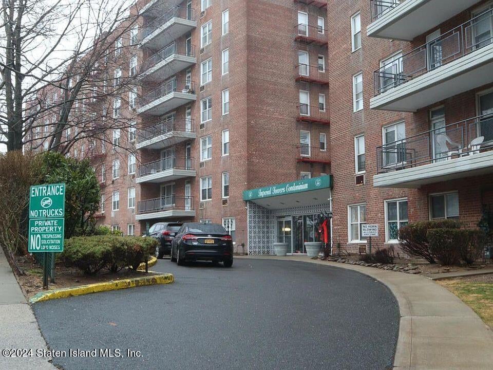 55 Austin Pl, Staten Island, NY 10304