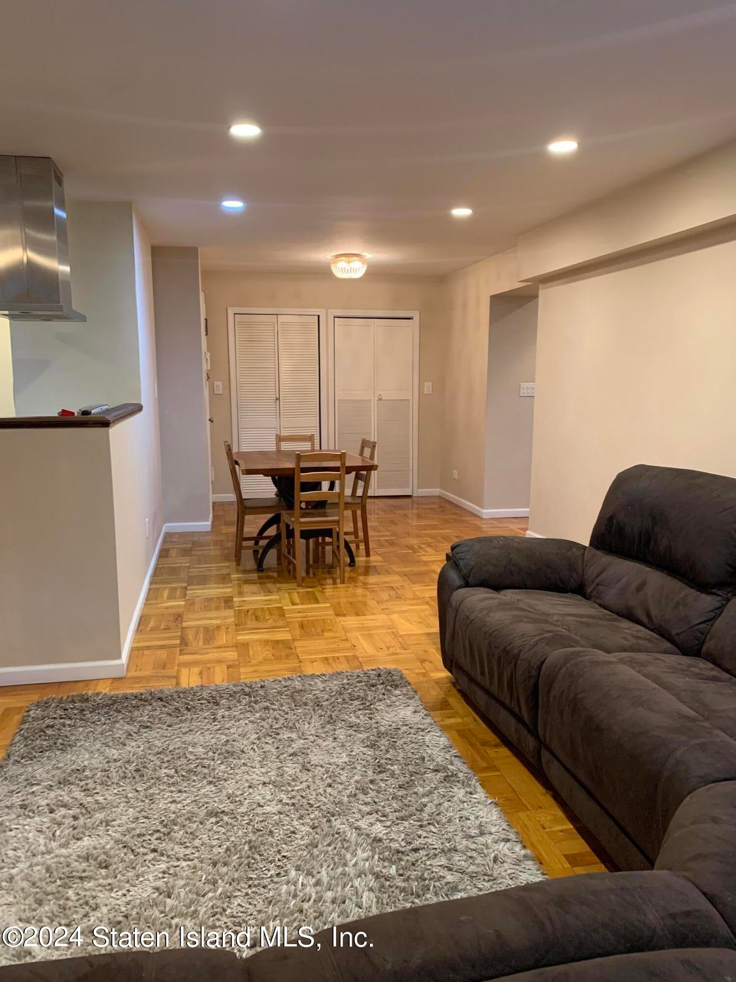 55 Austin Pl #2 J, Staten Island, NY 10304 photo