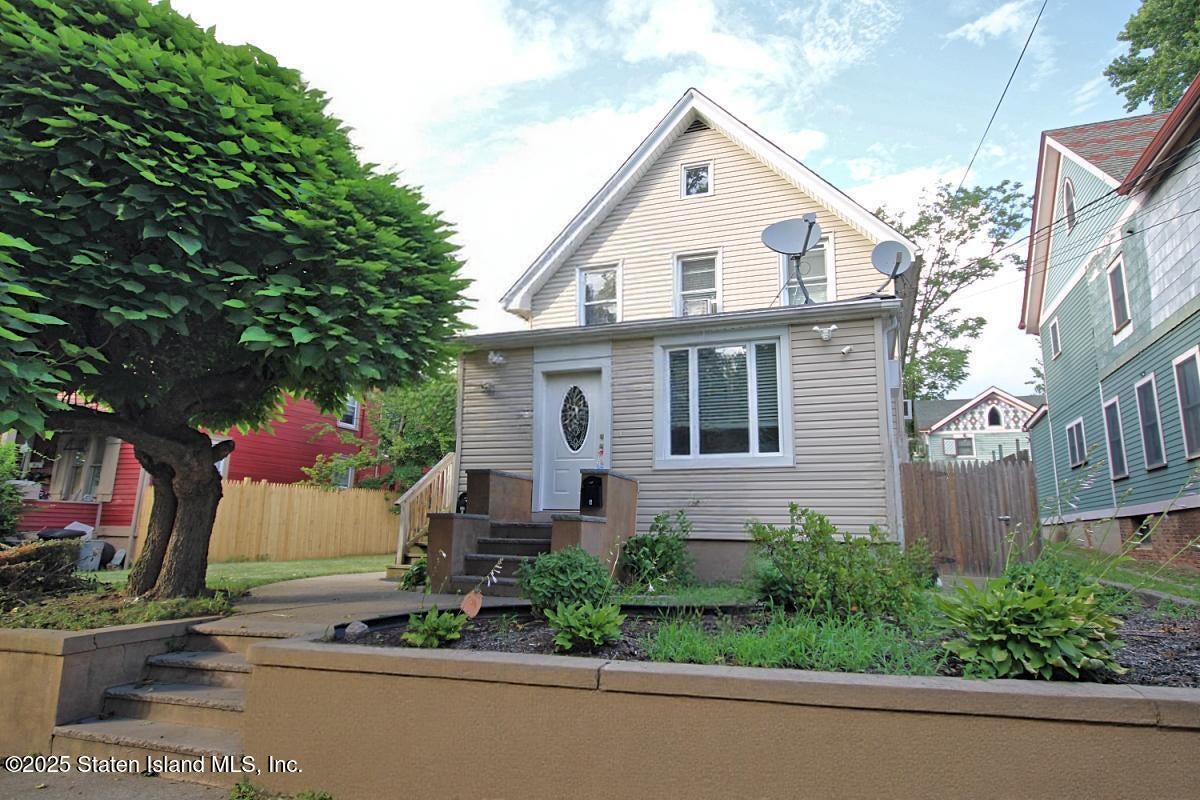 217 219 Fisher Ave, Staten Island, NY 10307