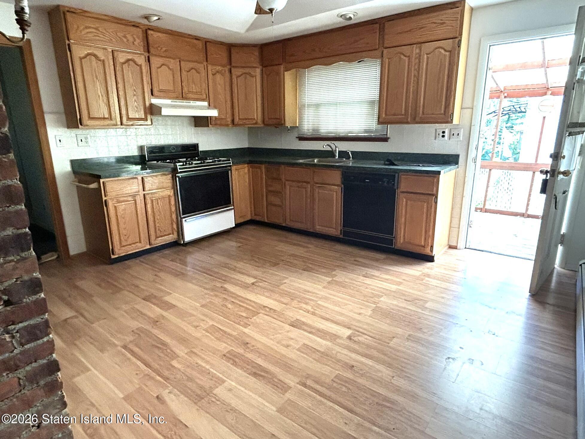 1721 Carlton Ave, Staten Island, NY 10309 photo