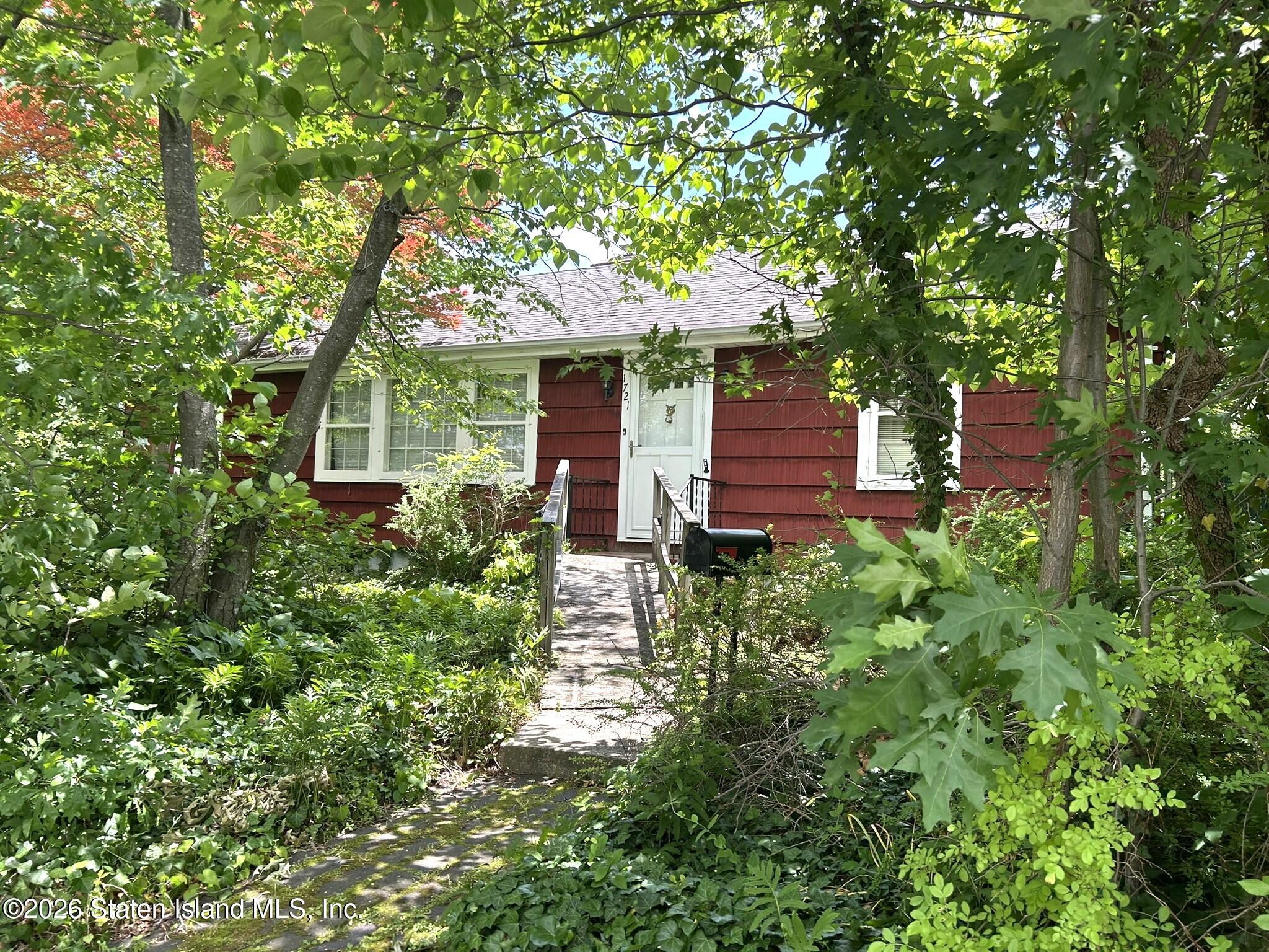 1721 Carlton Ave, Staten Island, NY 10309