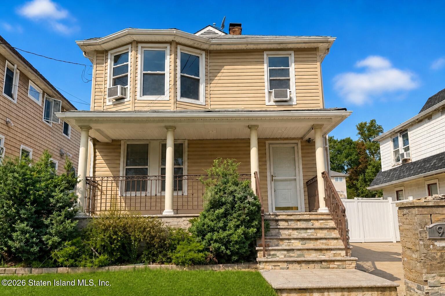 91 Hillcrest St, Staten Island, NY 10308