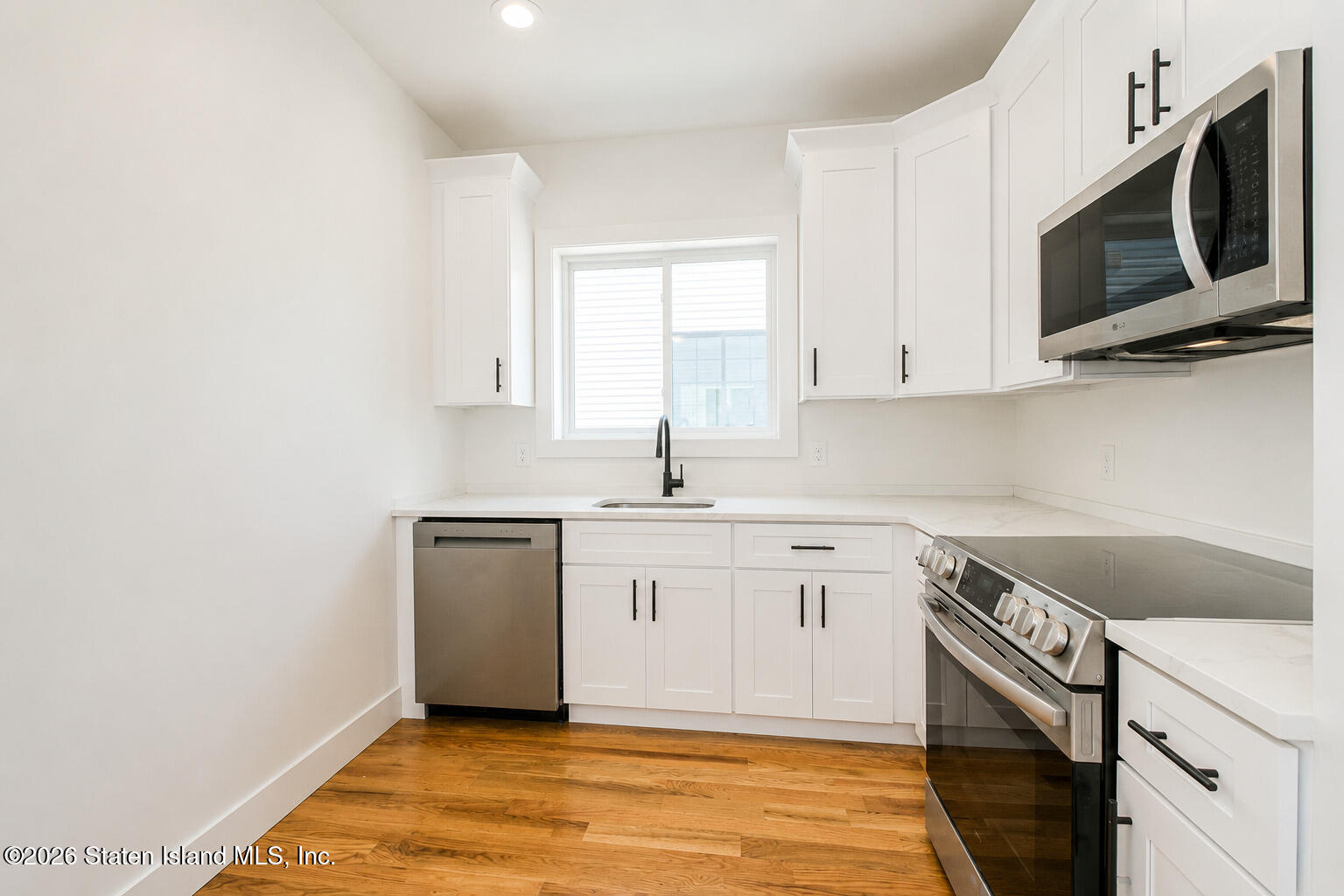 4697 Amboy Rd, Staten Island, NY 10312 photo