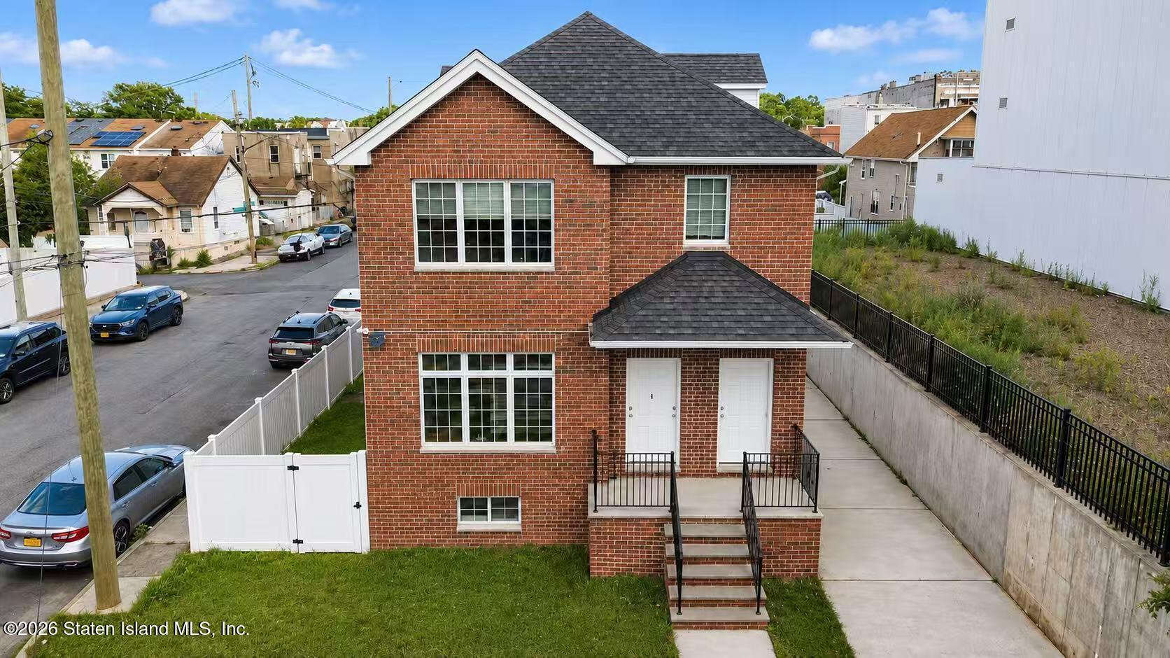 64 Butler Pl, Staten Island, NY 10305