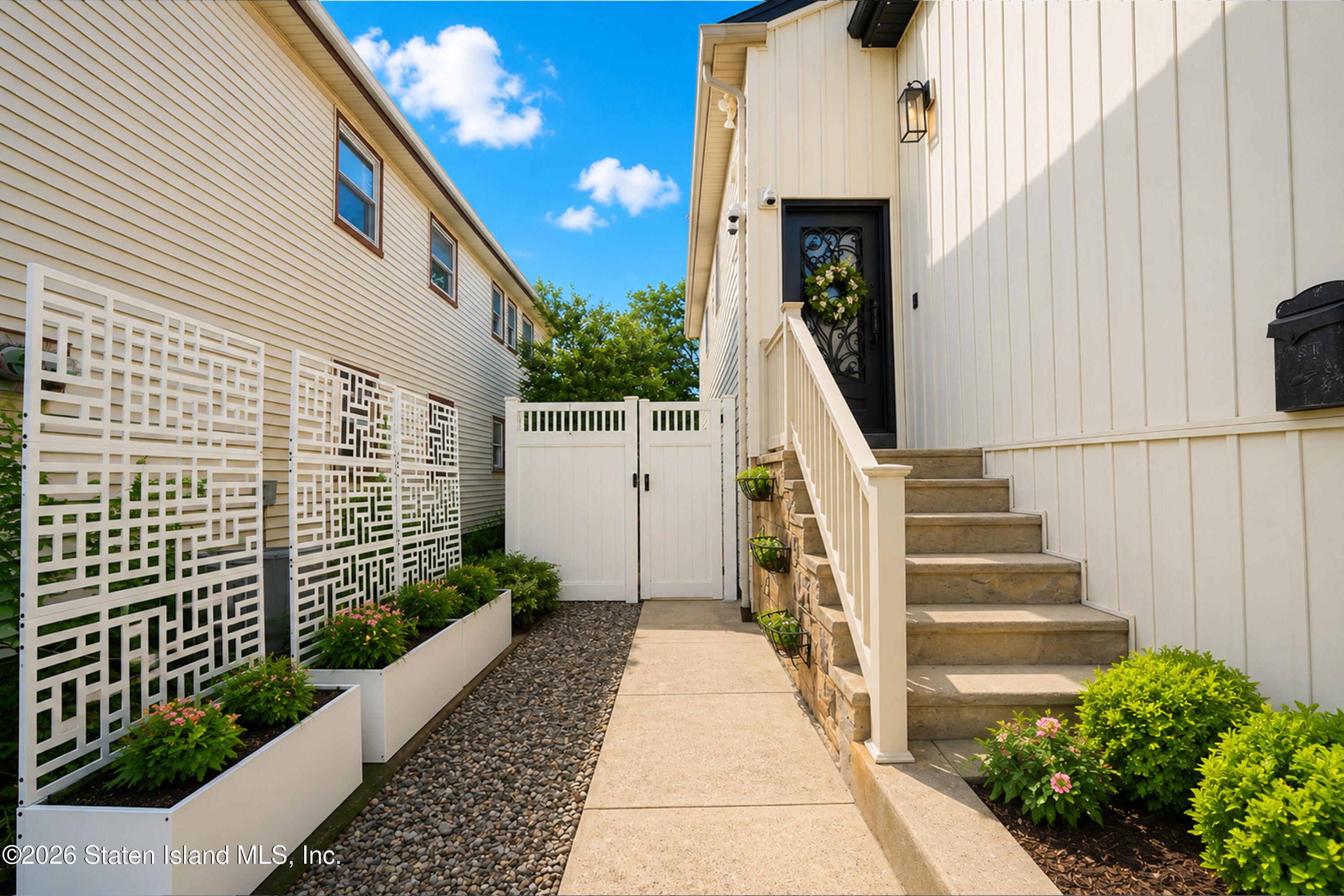 27 Tynan St, Staten Island, NY 10312 photo
