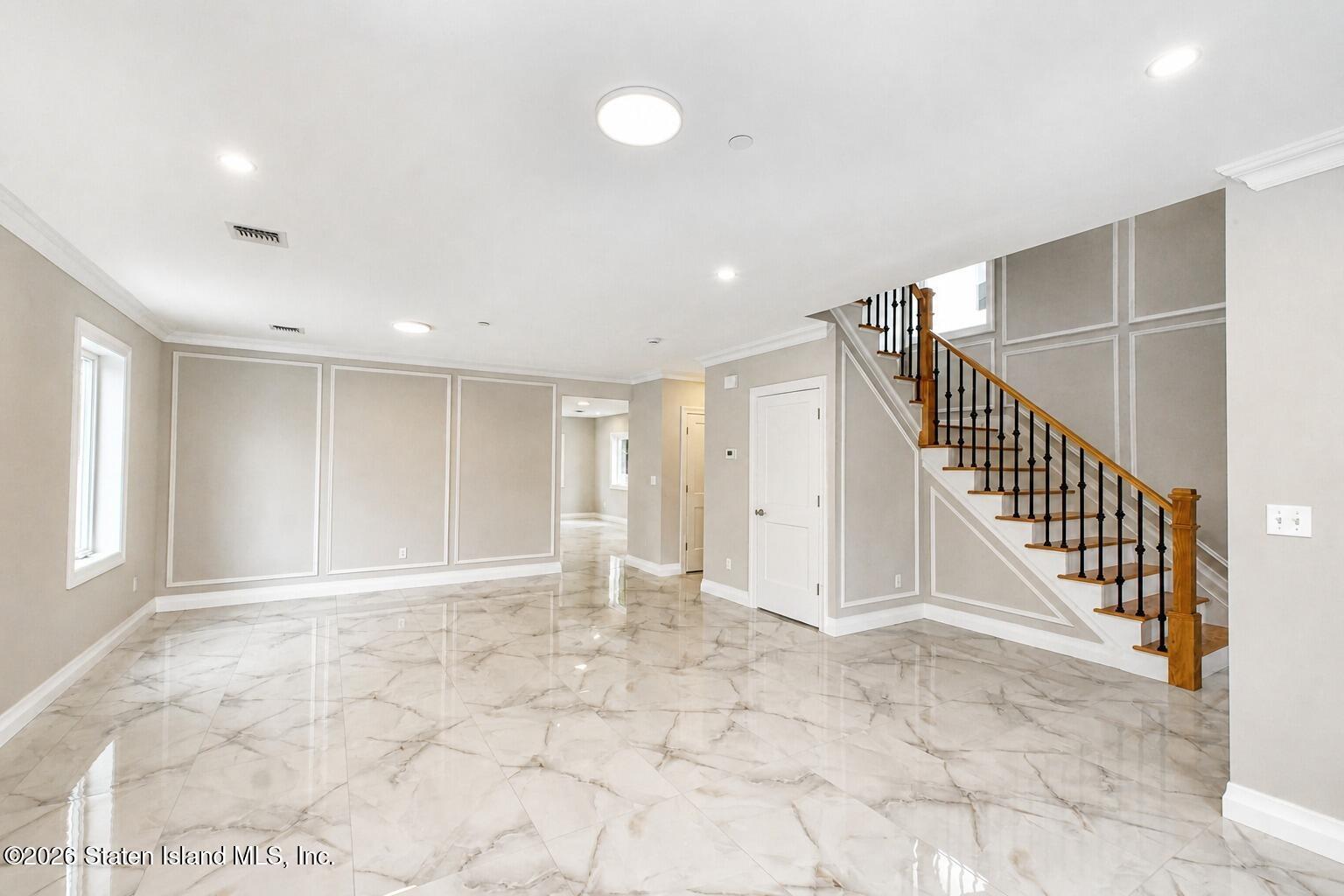 685 Oakland Ave, Staten Island, NY 10310 photo