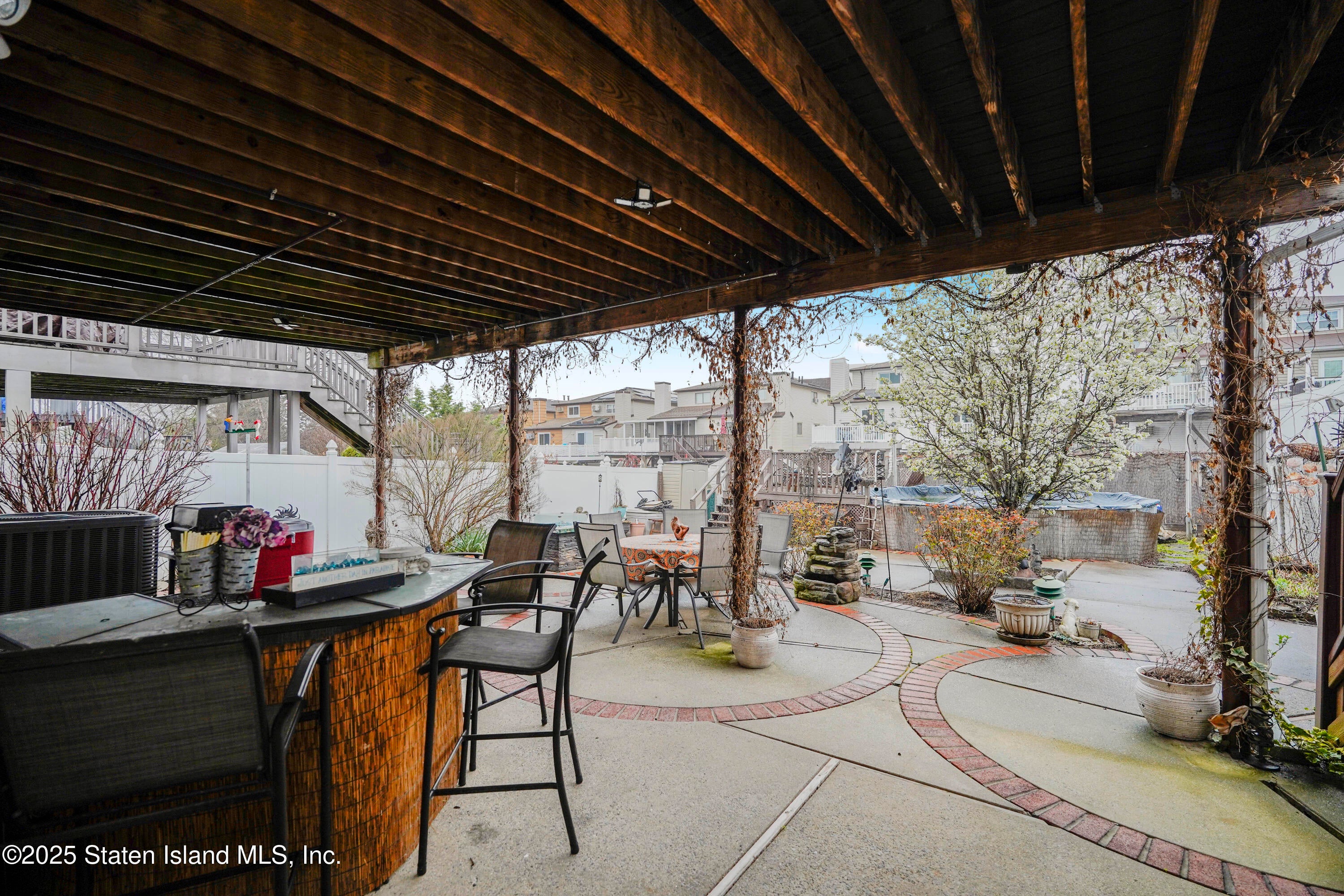 611 Klondike Ave, Staten Island, NY 10314 photo