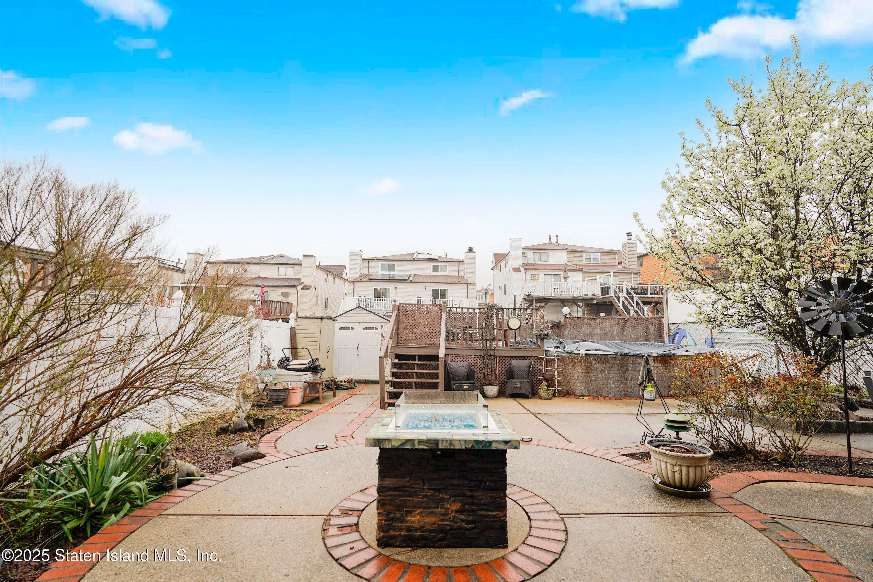 611 Klondike Ave, Staten Island, NY 10314 photo