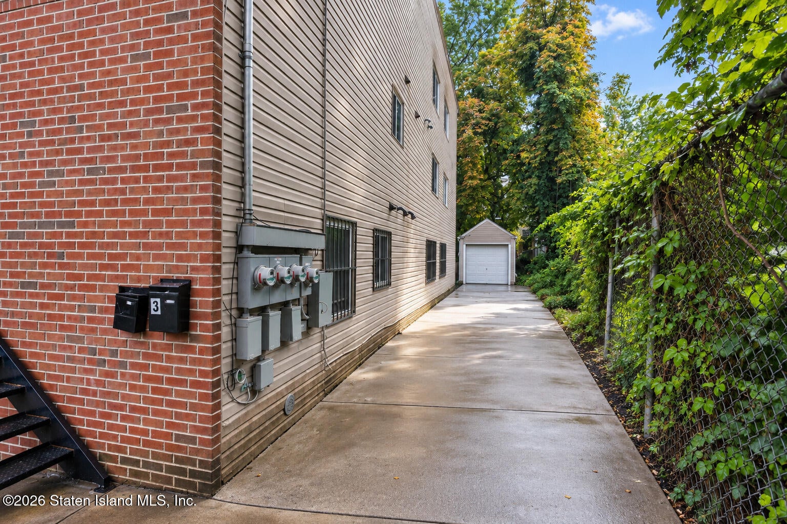 90 Layton Ave, Staten Island, NY 10301 photo
