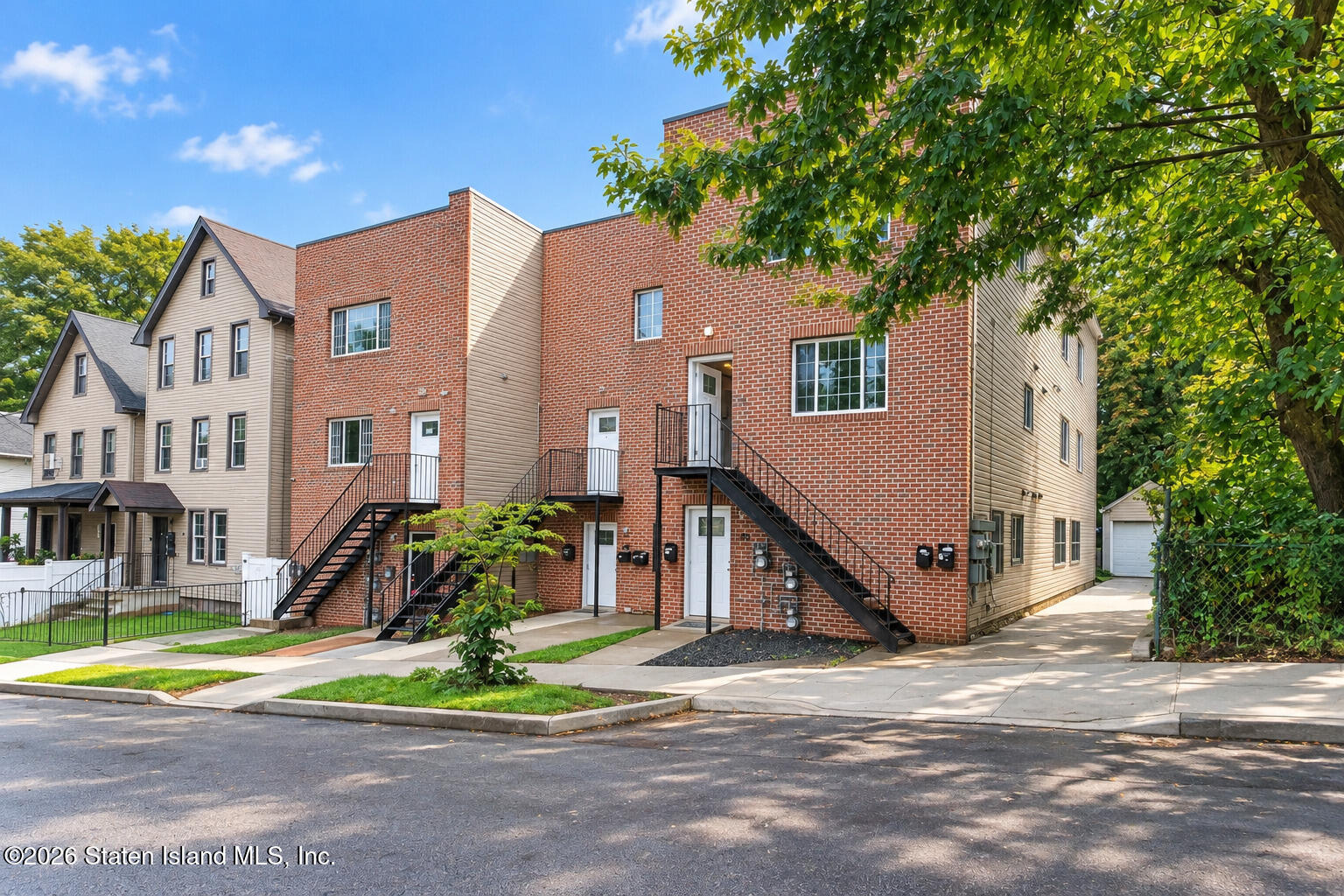 90 Layton Ave, Staten Island, NY 10301 photo