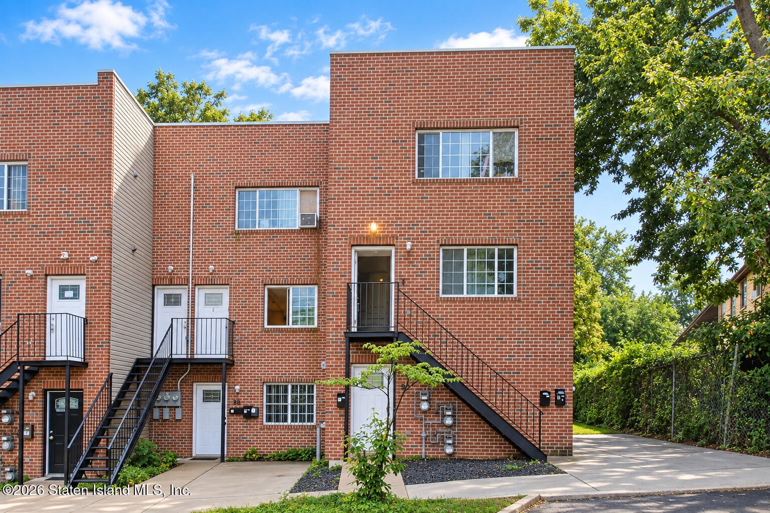 90 Layton Ave, Staten Island, NY 10301 photo
