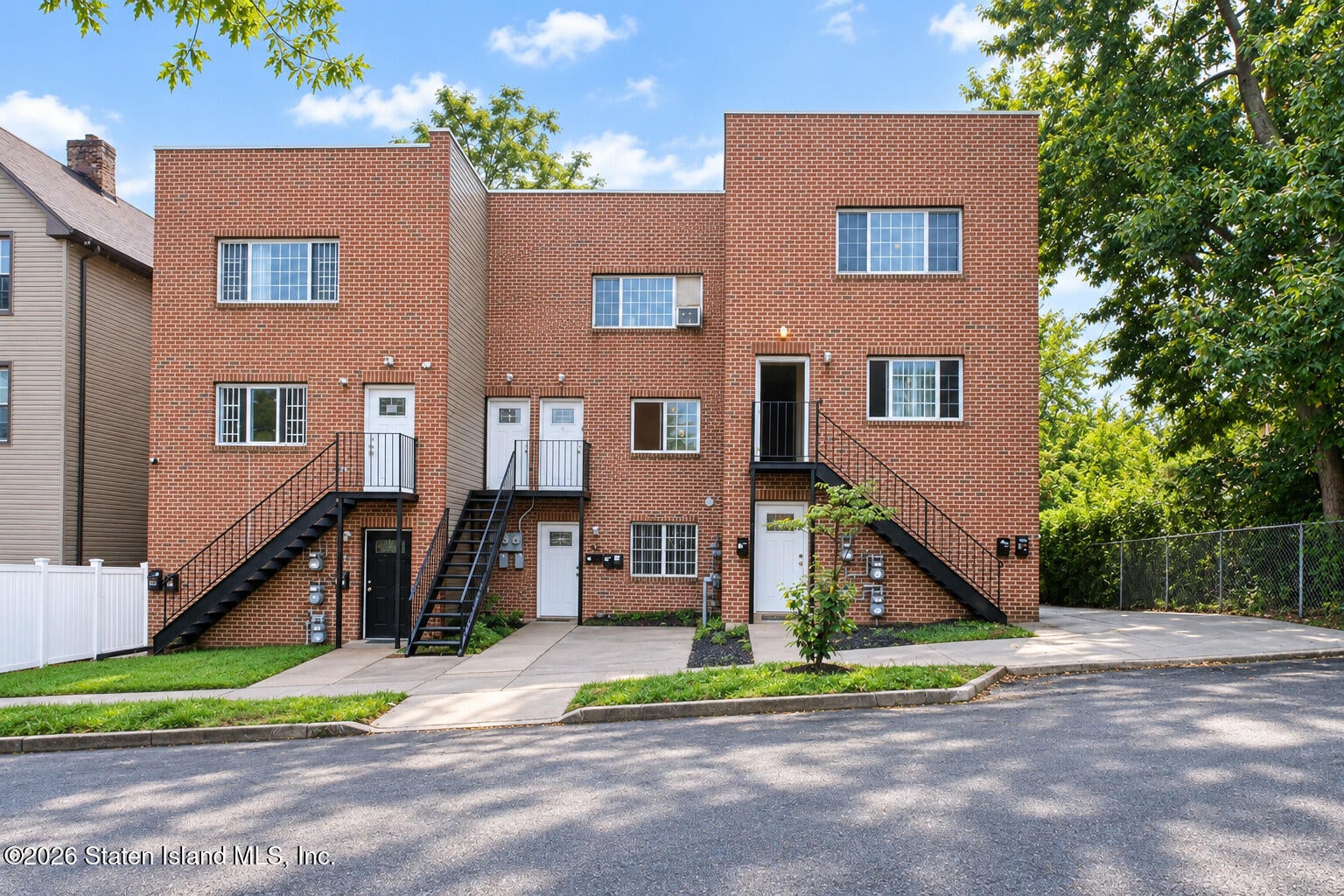 90 Layton Ave, Staten Island, NY 10301