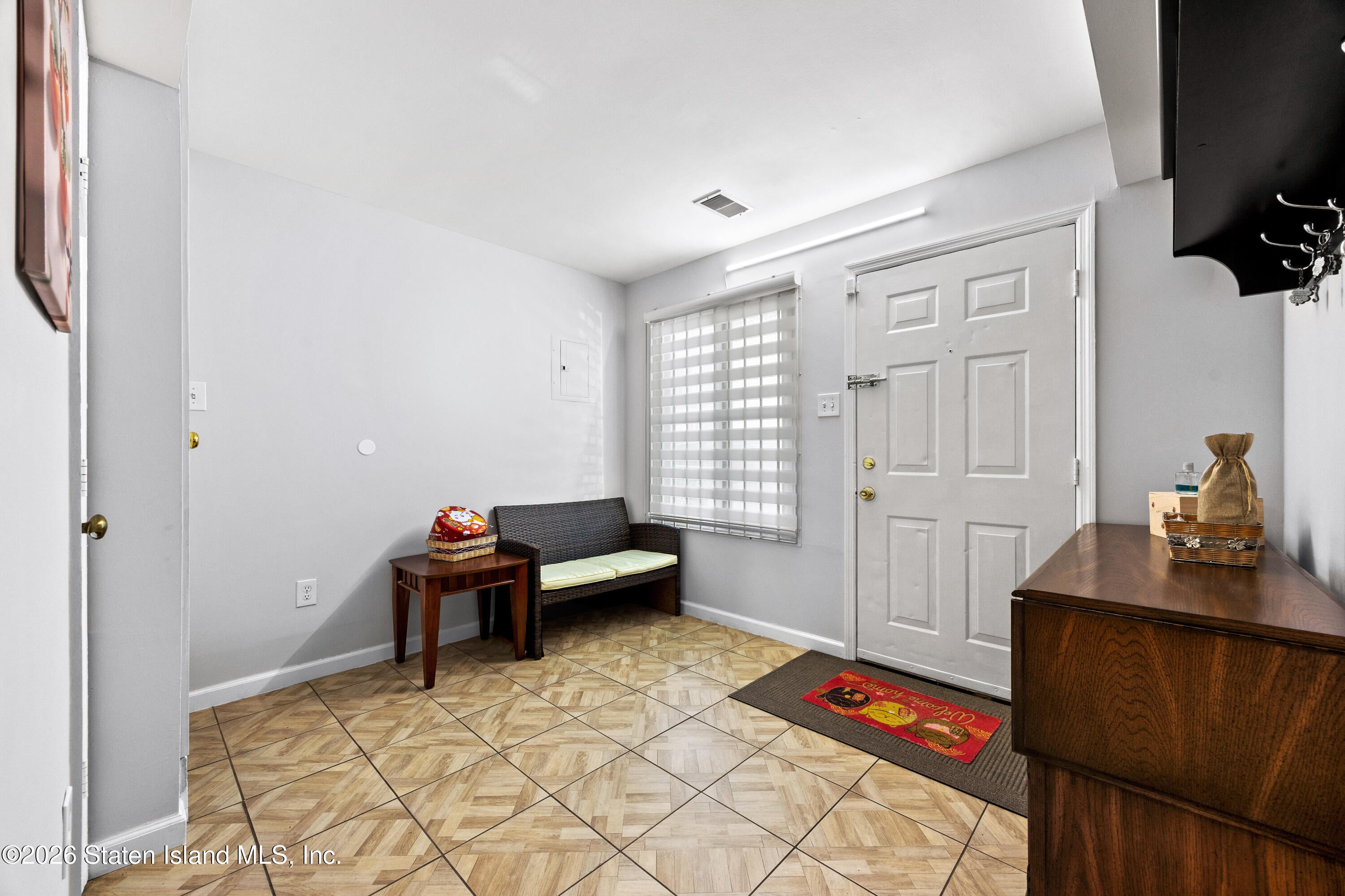 624 Ilyssa Way, Staten Island, NY 10312 photo