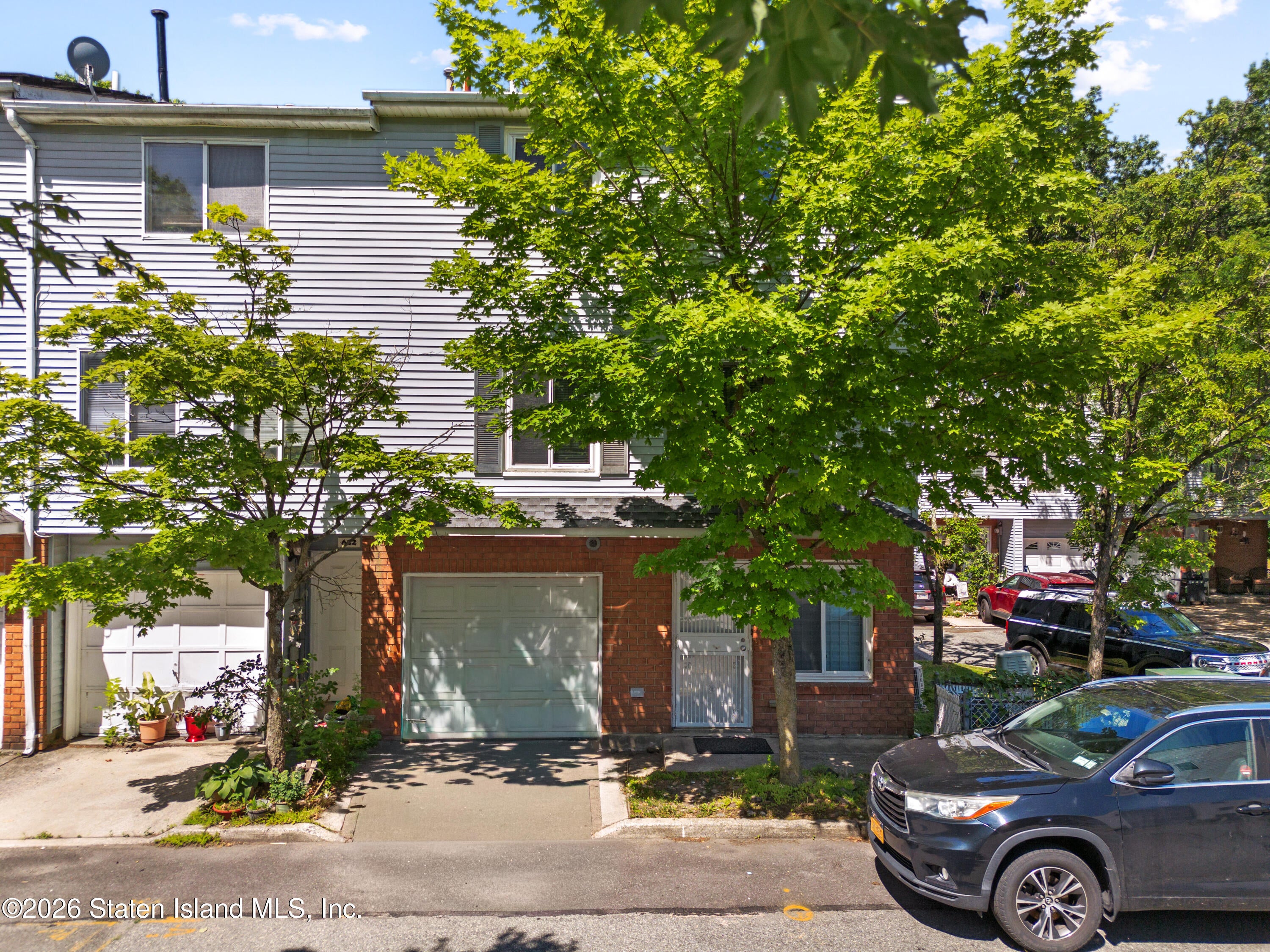 624 Ilyssa Way, Staten Island, NY 10312