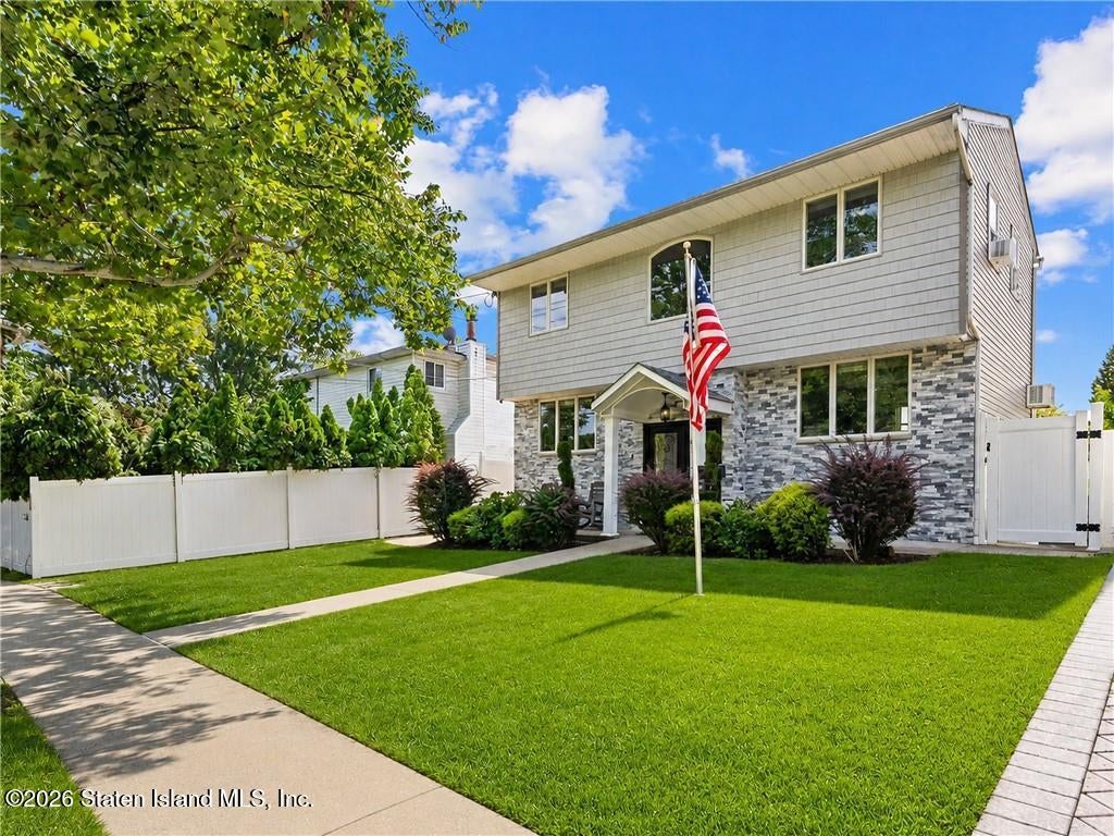 98 Wilder Ave, Staten Island, NY 10306