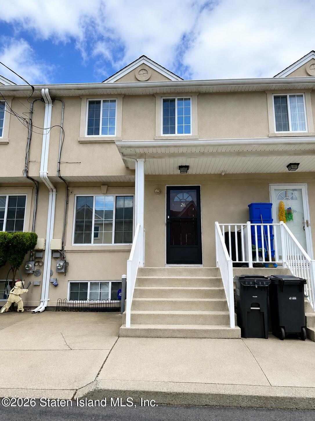 26 Chrissy Ct, Staten Island, NY 10310