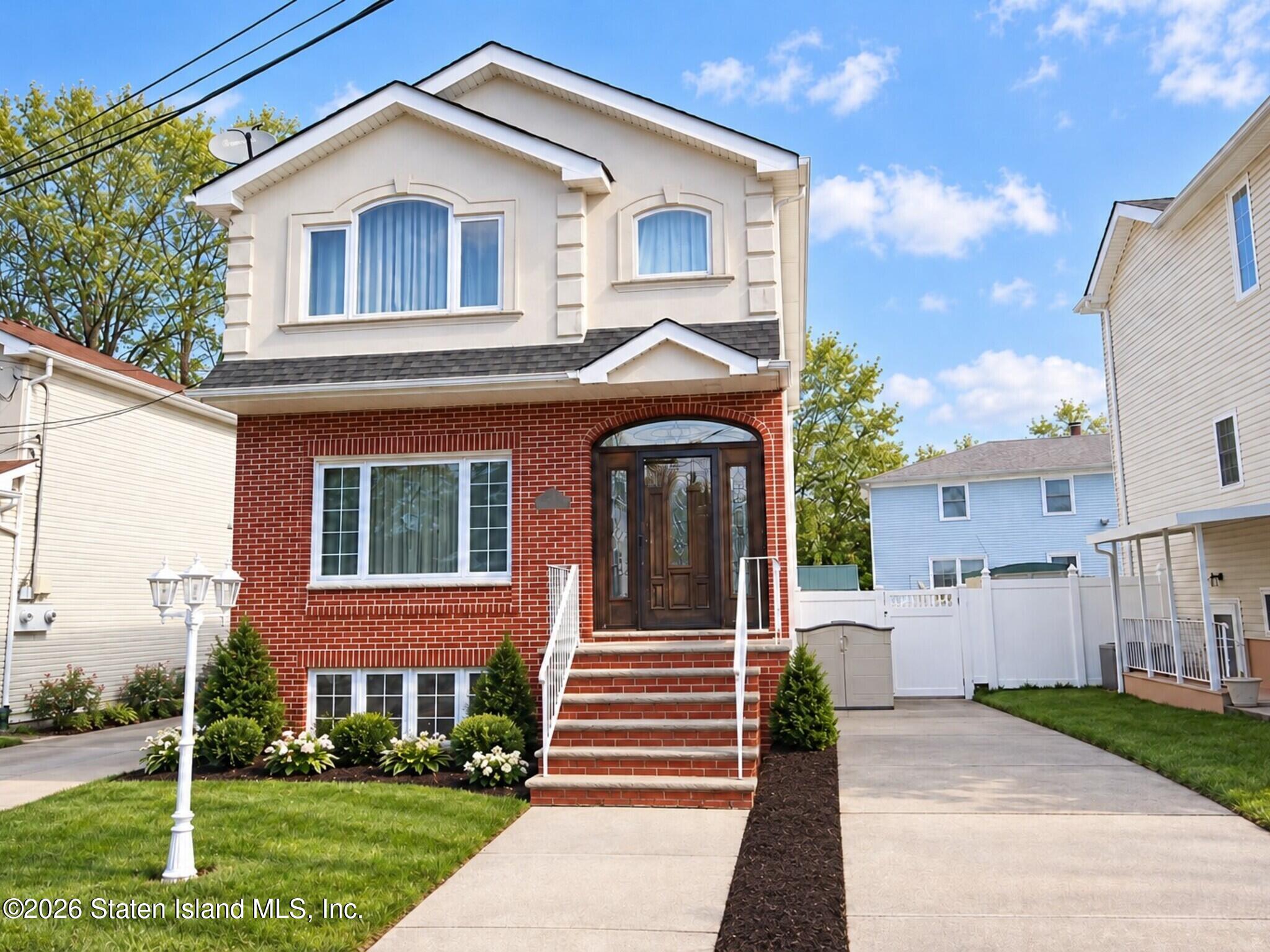 35 Georgia Ct, Staten Island, NY 10309