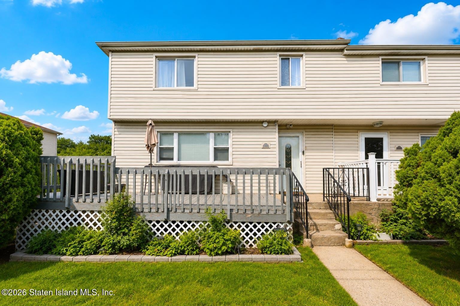 523 Willow Rd, Staten Island, NY 10314