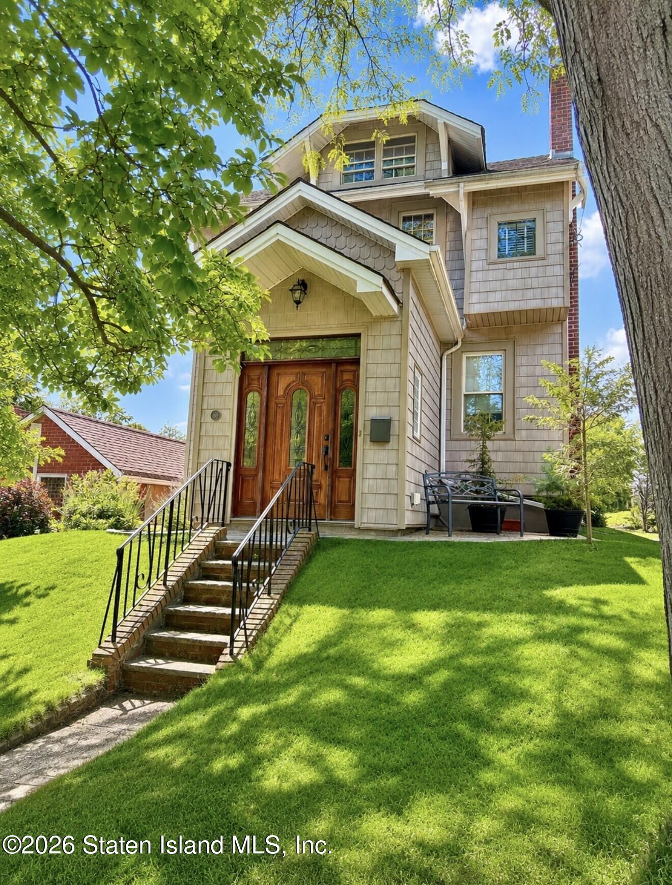66 Holly St, Staten Island, NY 10304 photo
