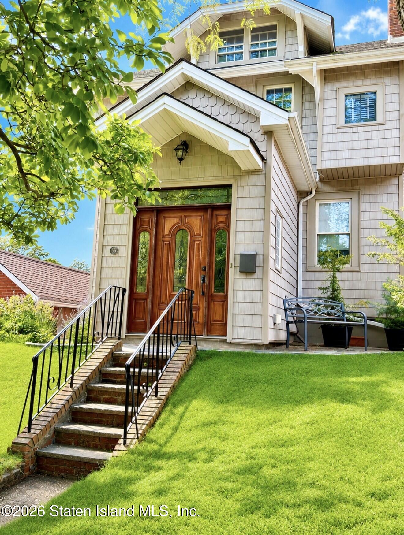 66 Holly St, Staten Island, NY 10304