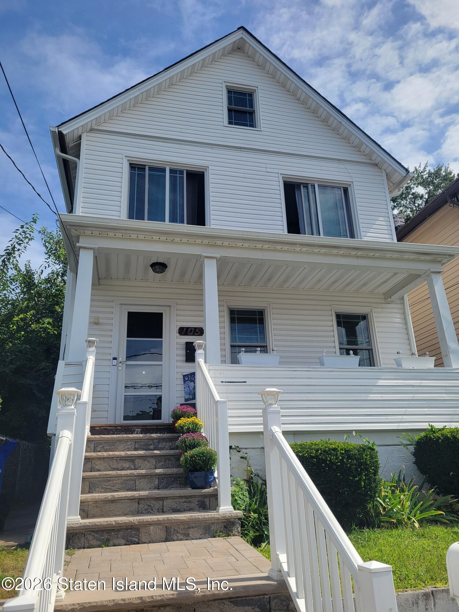 105 Lockman Ave, Staten Island, NY 10303