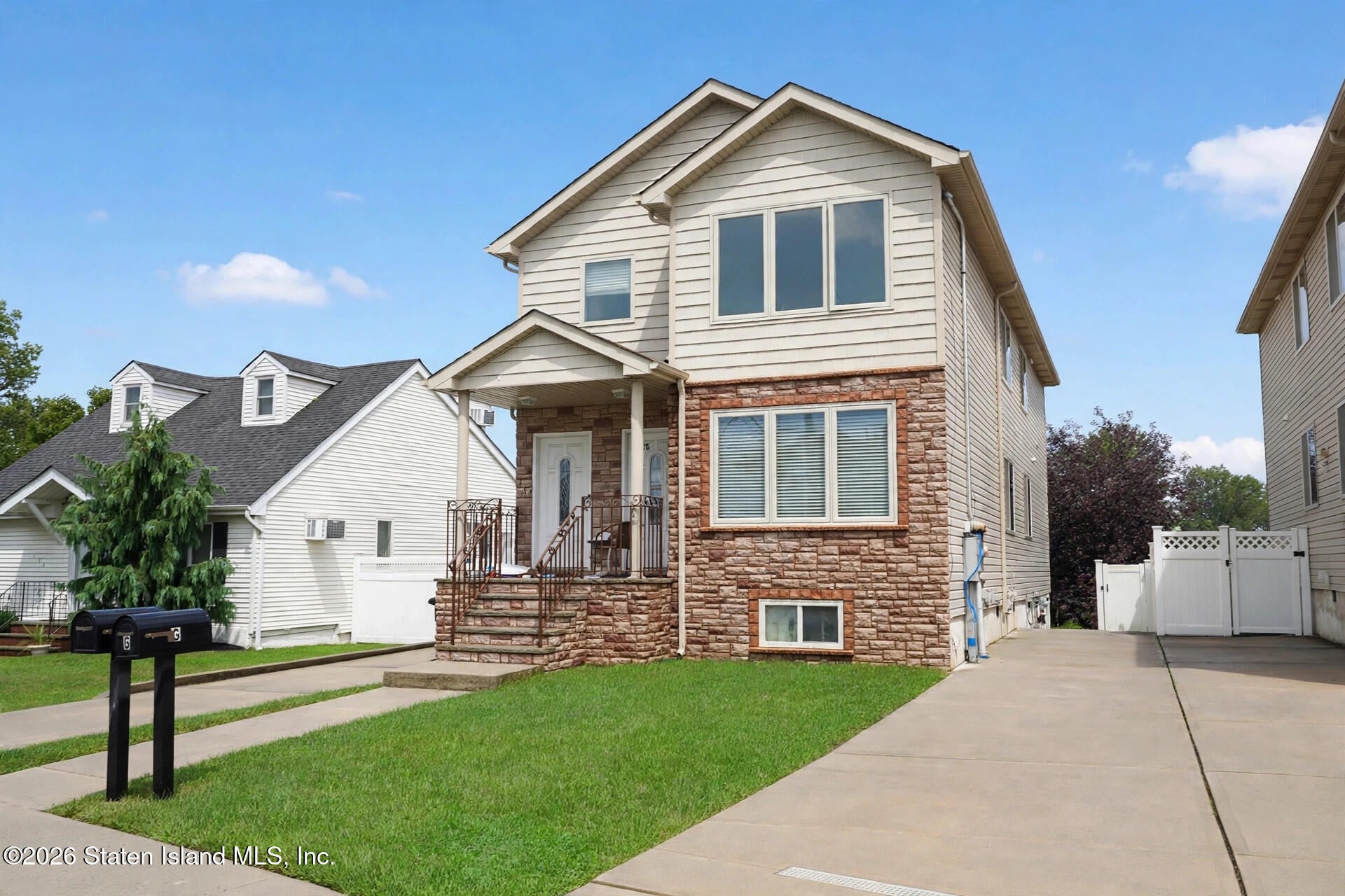 178 Foster Rd, Staten Island, NY 10309