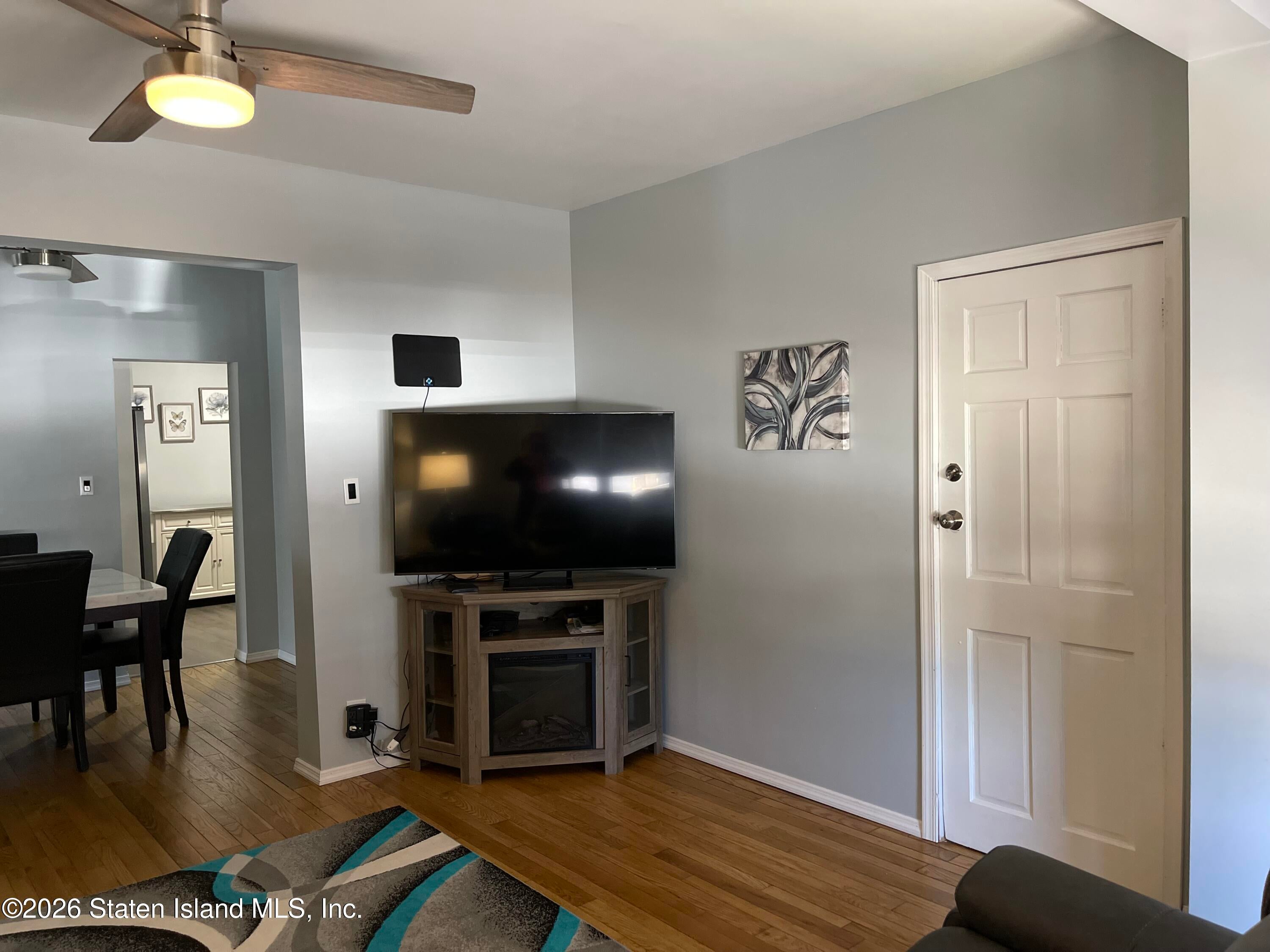 252 Saint Marys Ave, Staten Island, NY 10305 photo