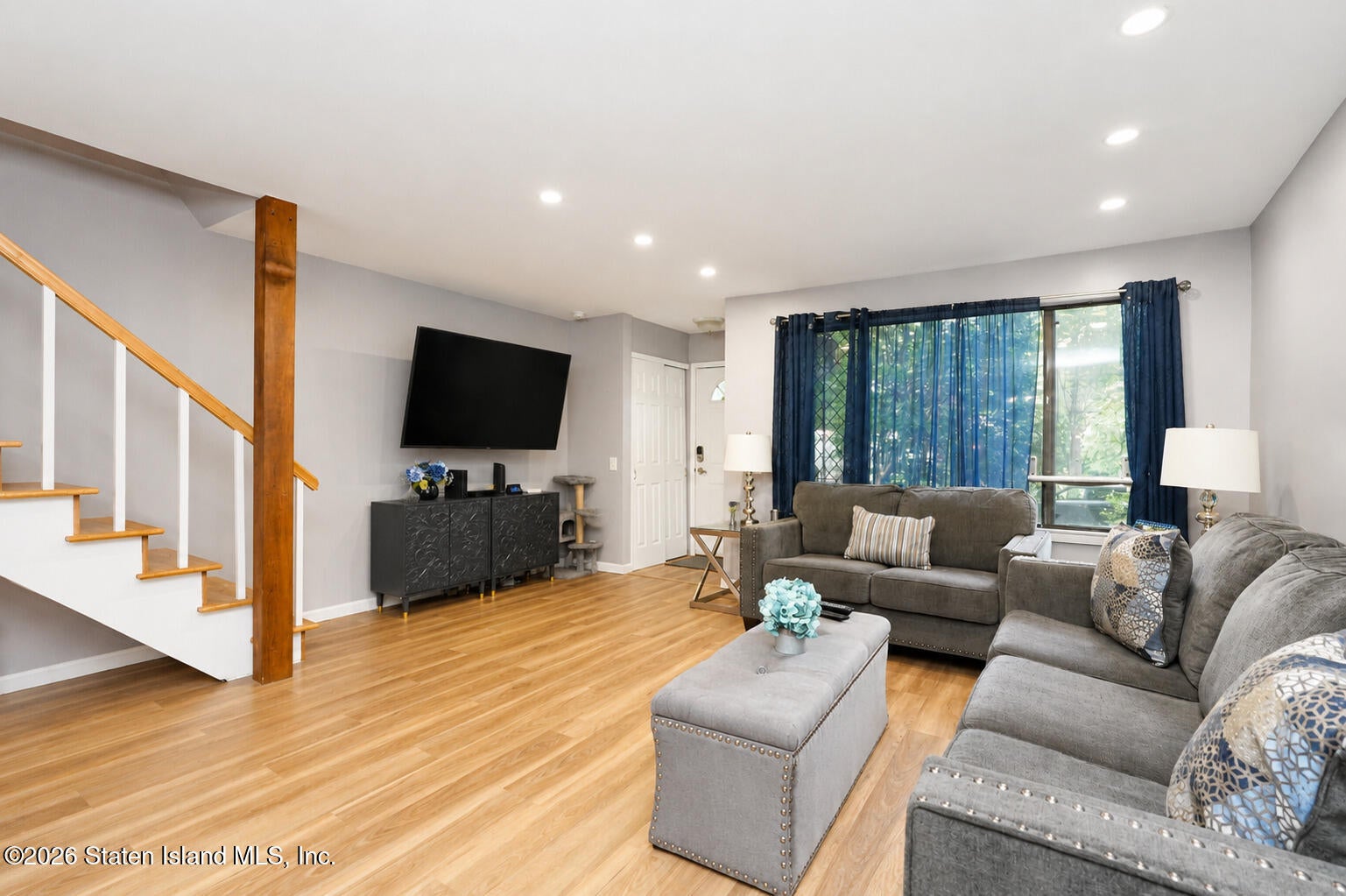 60 Stone Ln, Staten Island, NY 10314 photo