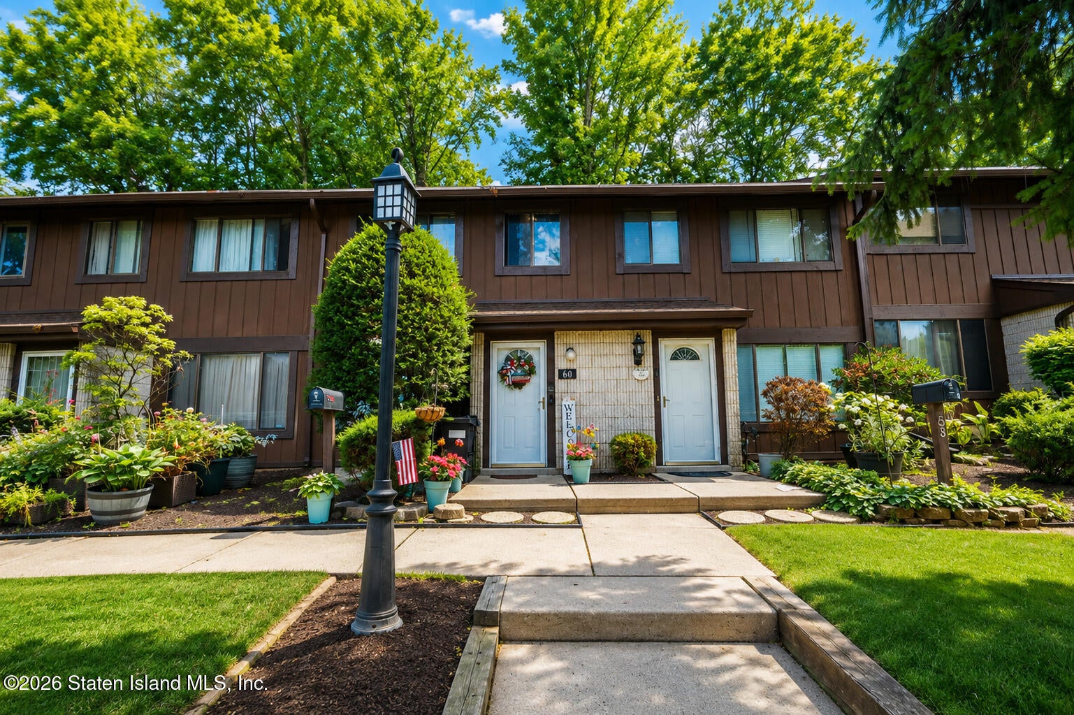 60 Stone Ln, Staten Island, NY 10314