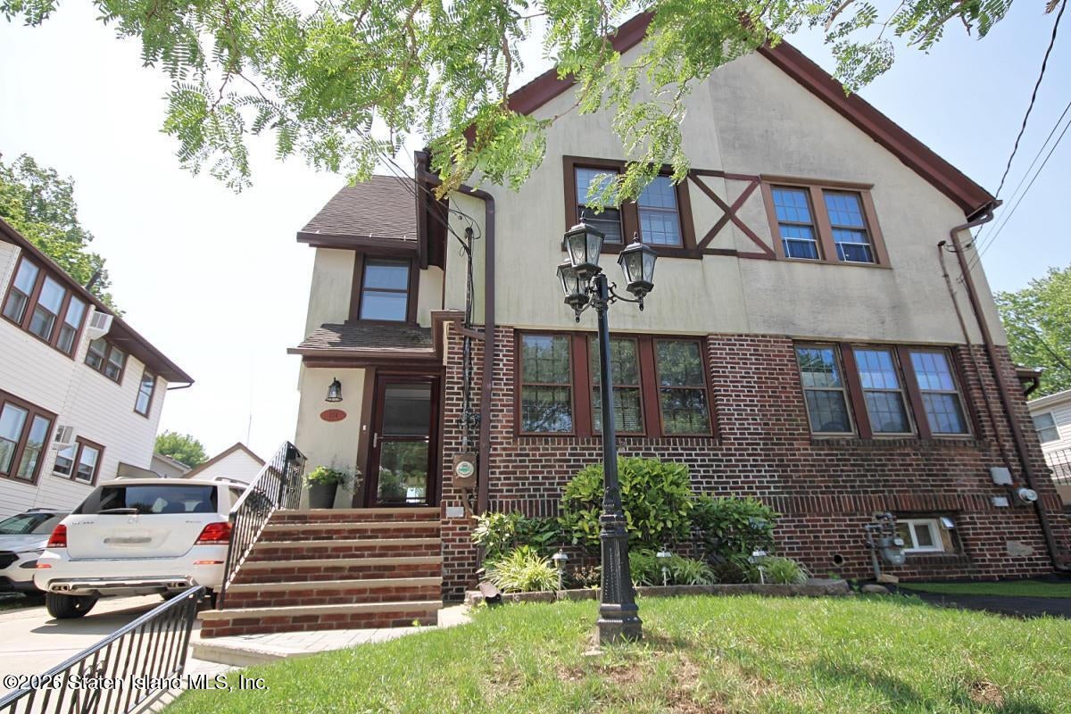 134 Sturges St, Staten Island, NY 10314