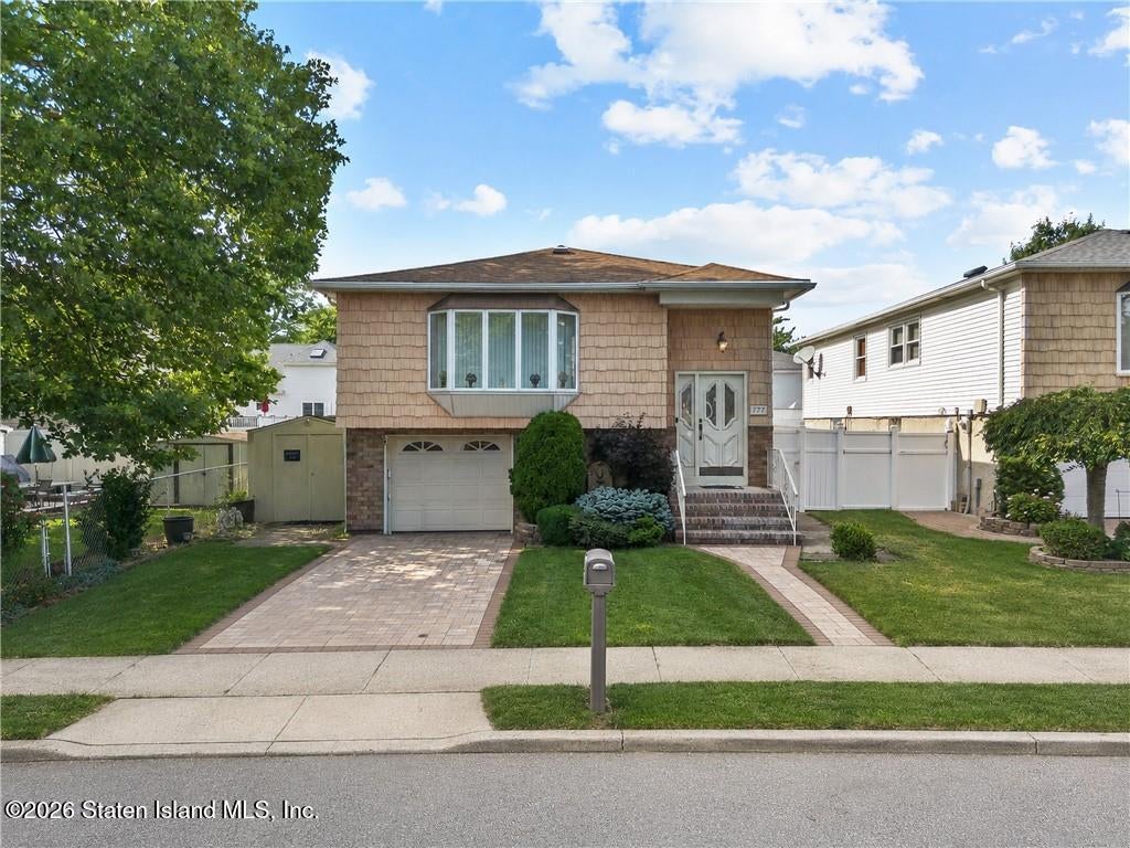 777 Lamont Ave, Staten Island, NY 10312