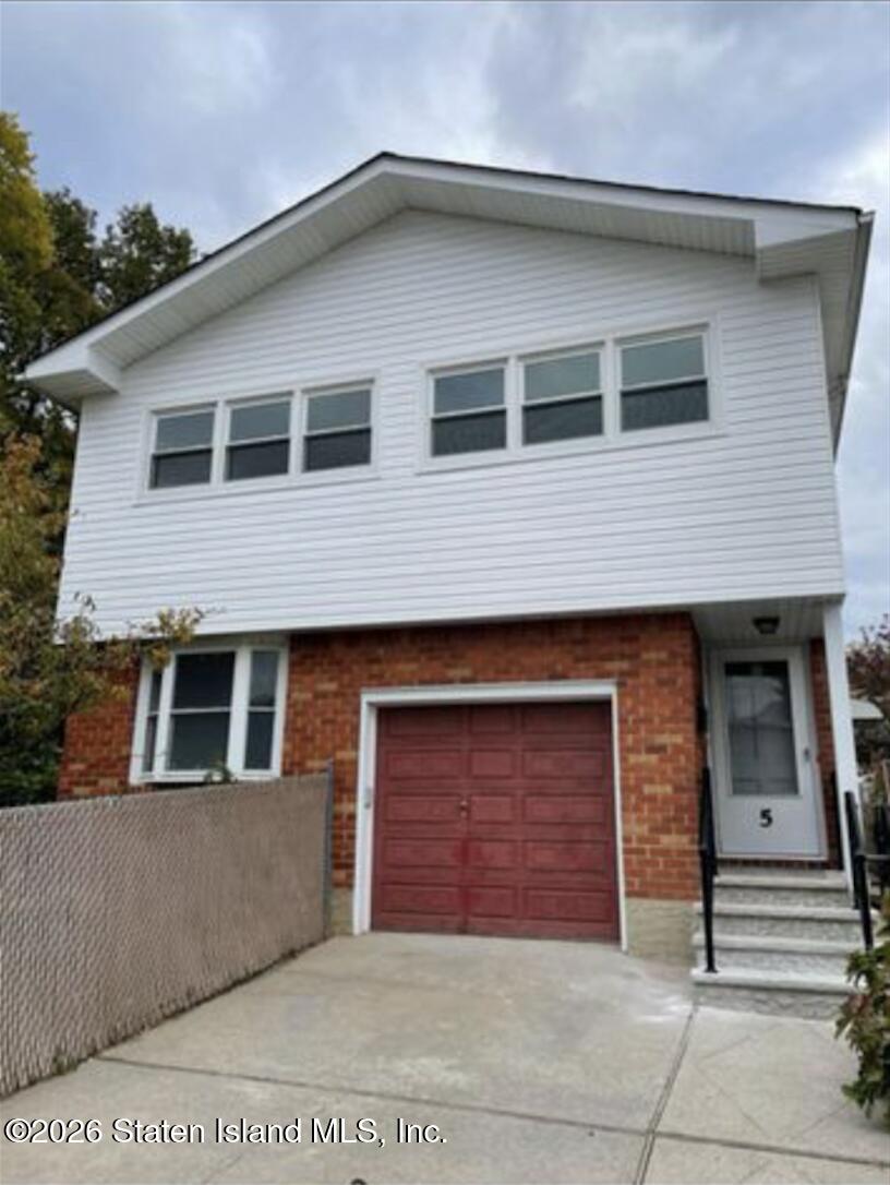 5 Bartow St, Staten Island, NY 10306