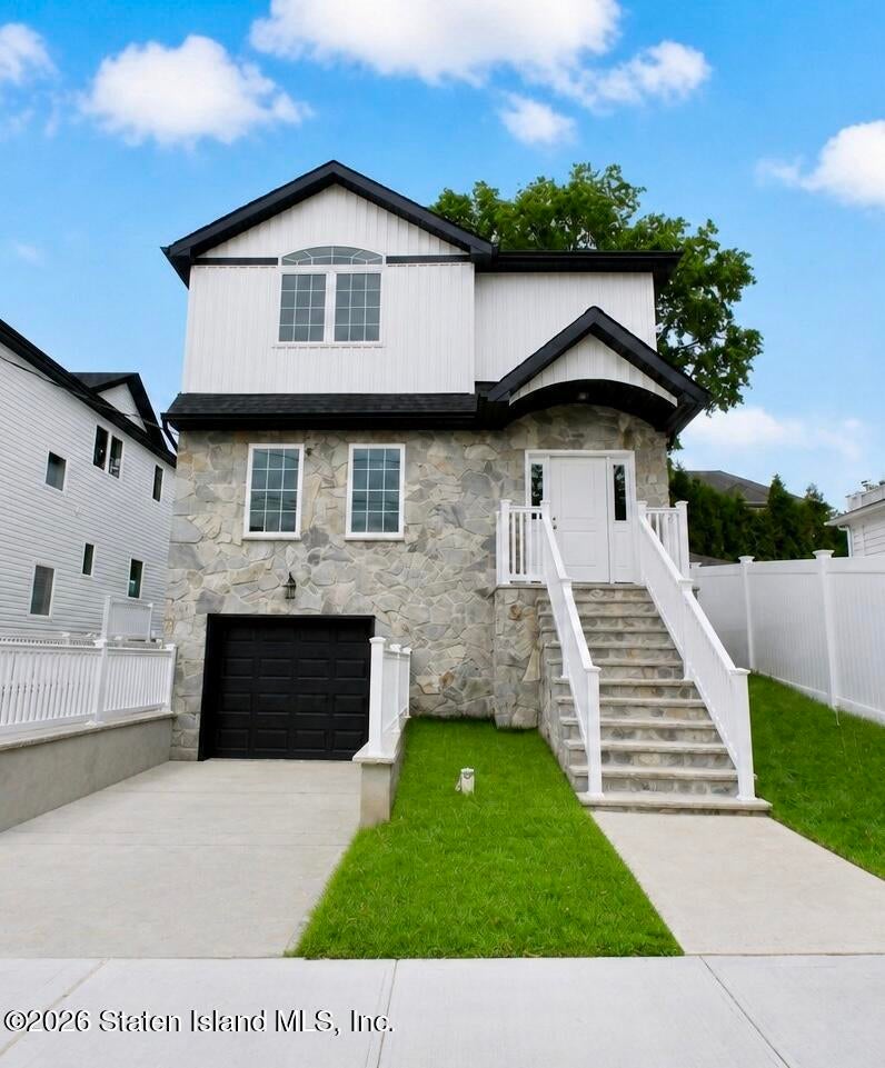 689 Oakland Ave, Staten Island, NY 10310