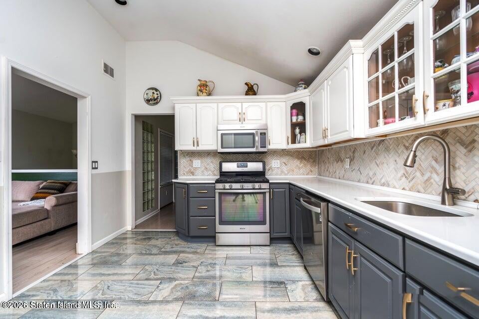 207 Eylandt St, Staten Island, NY 10312 photo
