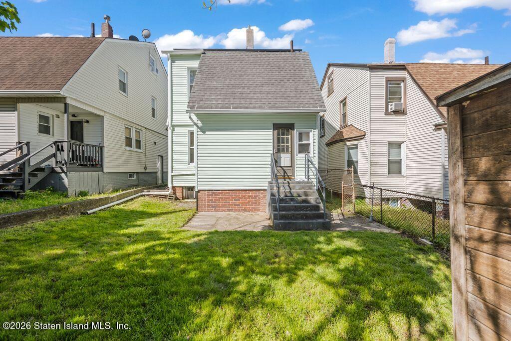 203 Beechwood Ave, Staten Island, NY 10301 photo