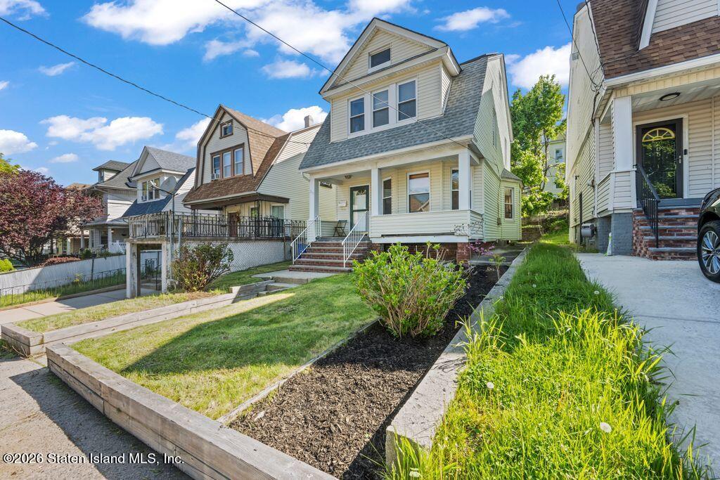 203 Beechwood Ave, Staten Island, NY 10301 photo