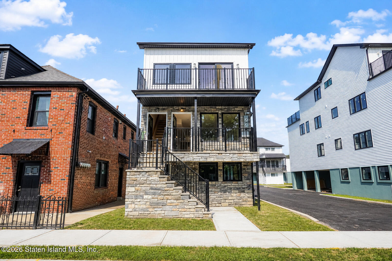 339 Mallory Ave, Staten Island, NY 10305