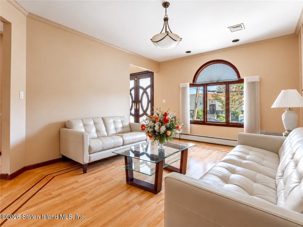 587 Ramona Ave, Staten Island, NY 10309 photo