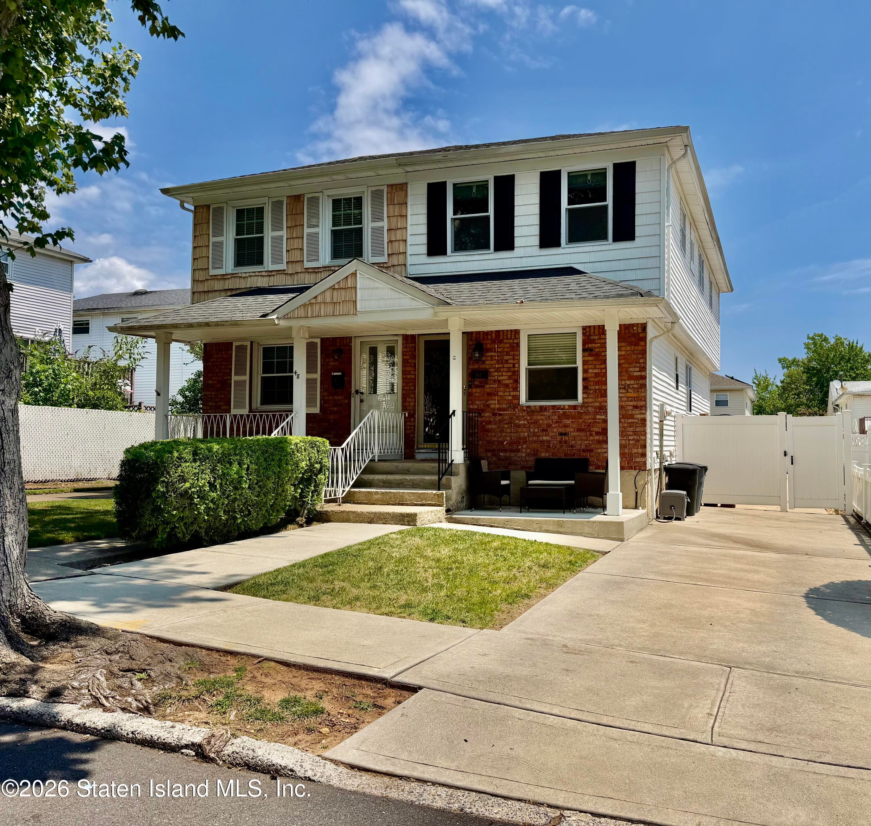 44 Fenway Cir, Staten Island, NY 10308