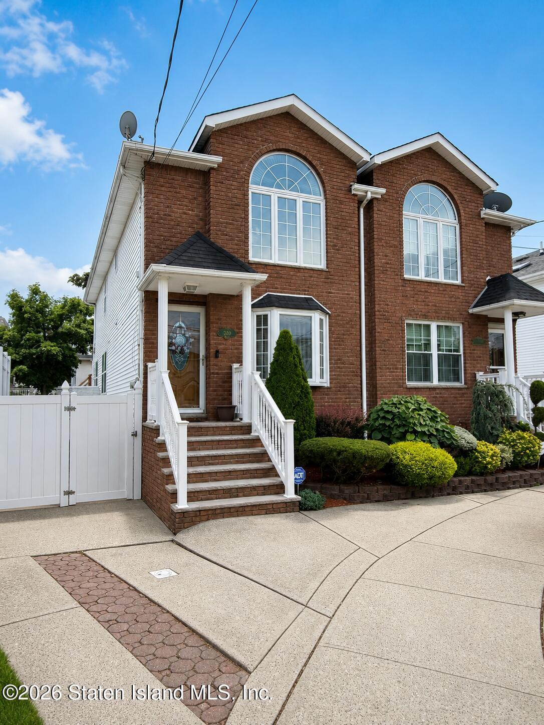 250 Malvine Ave, Staten Island, NY 10309