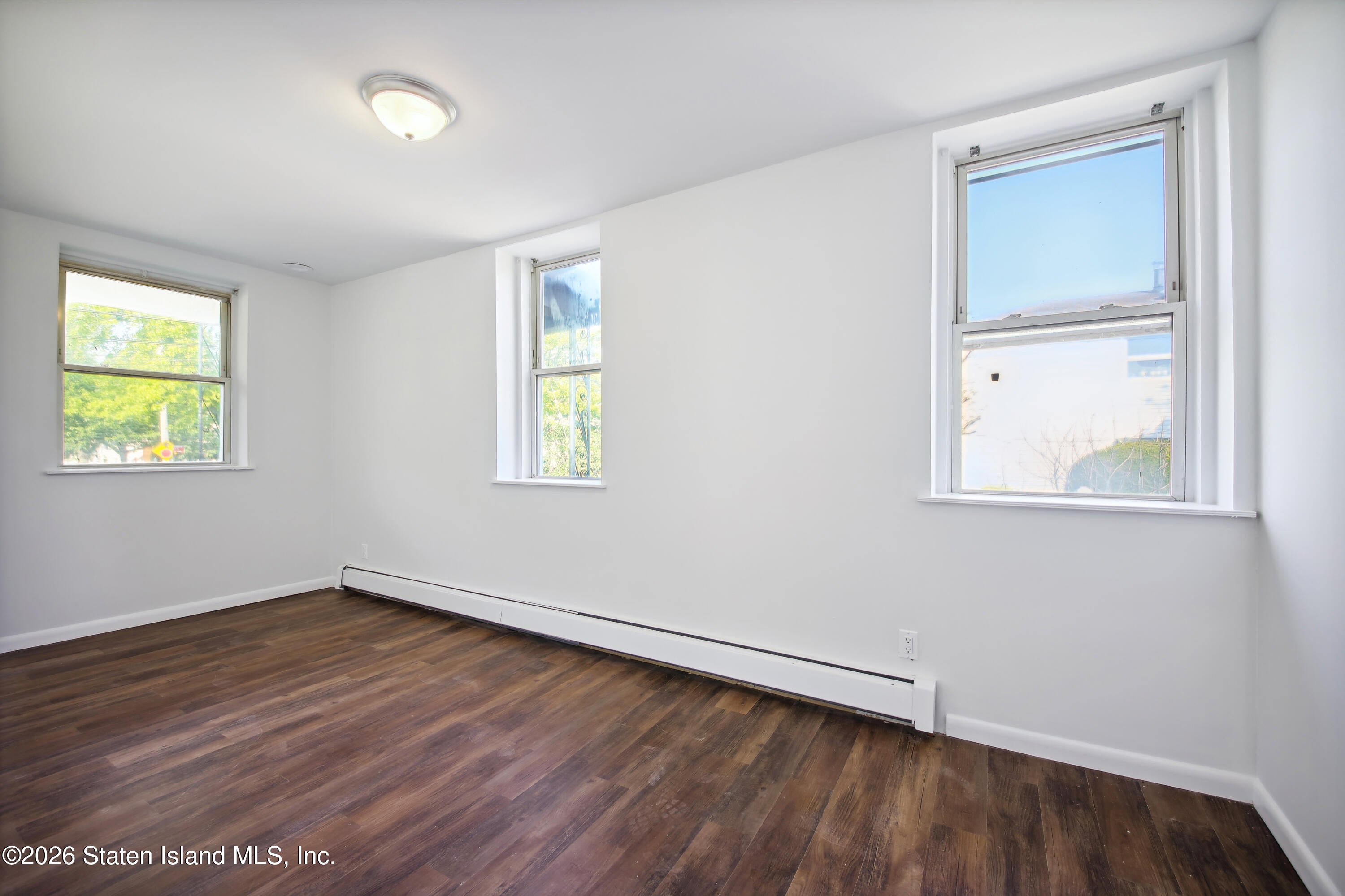 362 Garretson Ave, Staten Island, NY 10305 photo