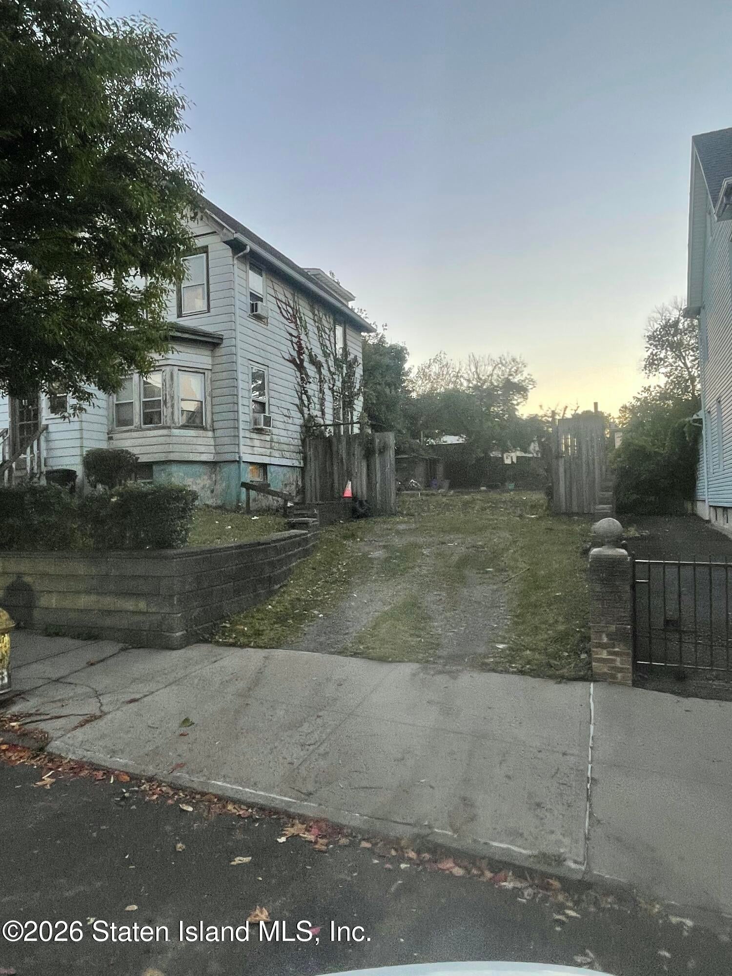230 Elm St, Staten Island, NY 10310 photo