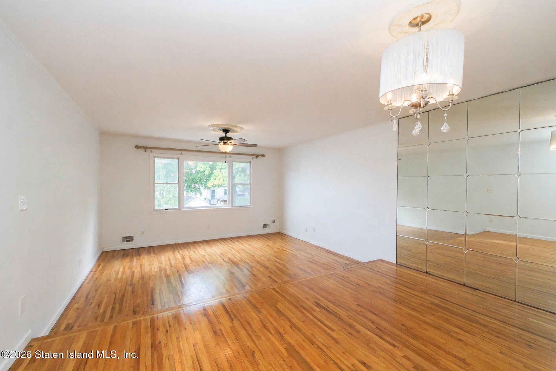 299 Bedford Ave, Staten Island, NY 10306 photo
