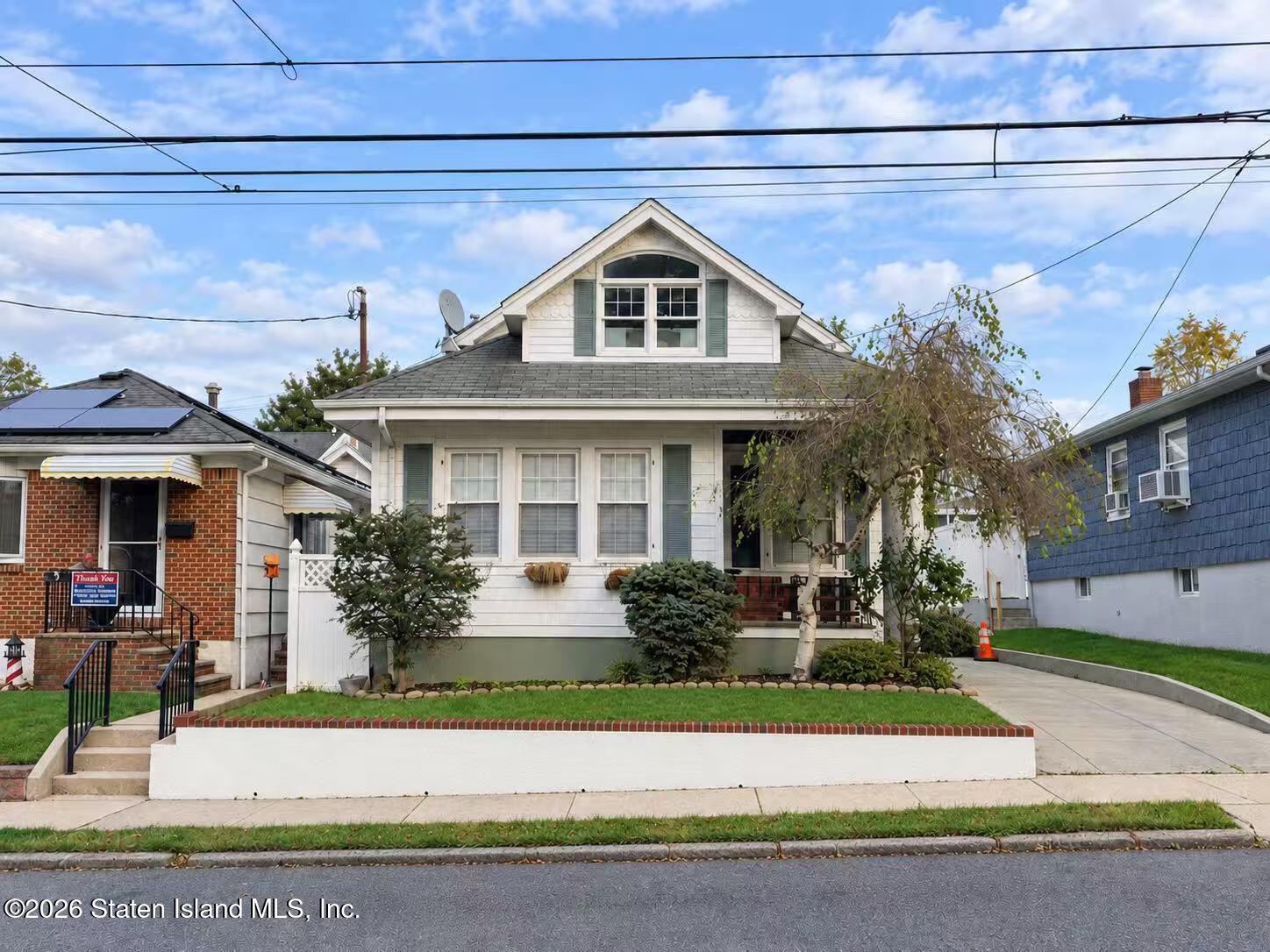 305 Bidwell Ave, Staten Island, NY 10314