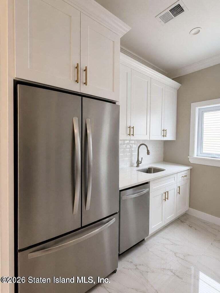 1054 Drumgoole Rd, Staten Island, NY 10312 photo