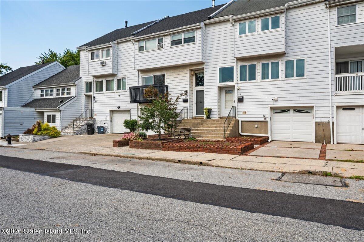 207 Dover Grn, Staten Island, NY 10312 photo