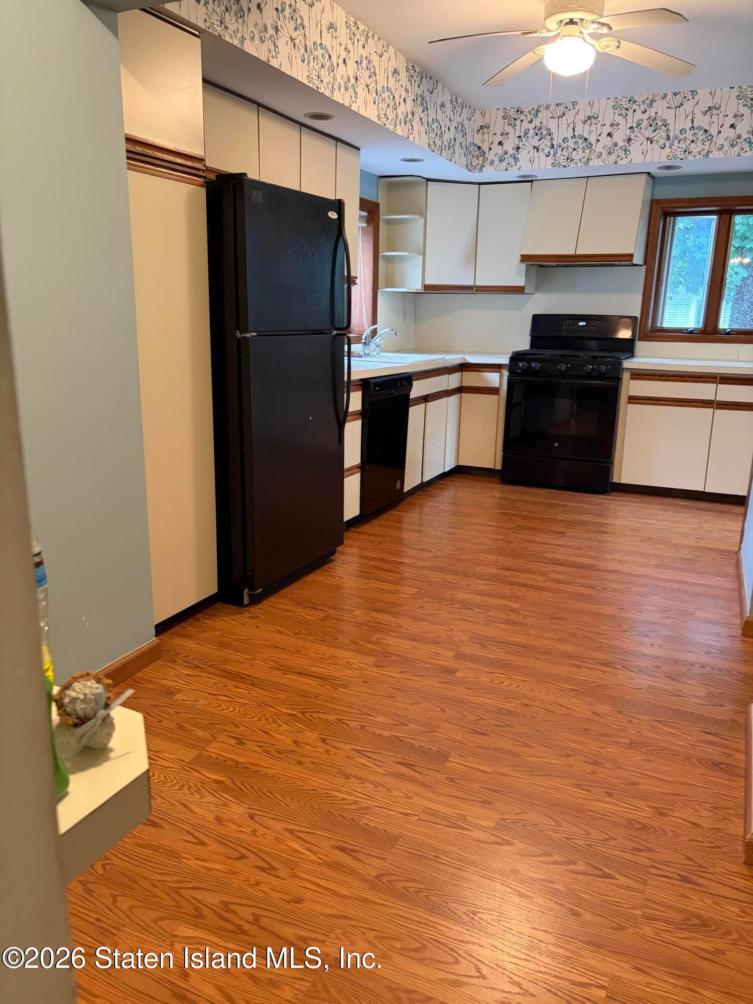 126 8th St, Staten Island, NY 10306 photo